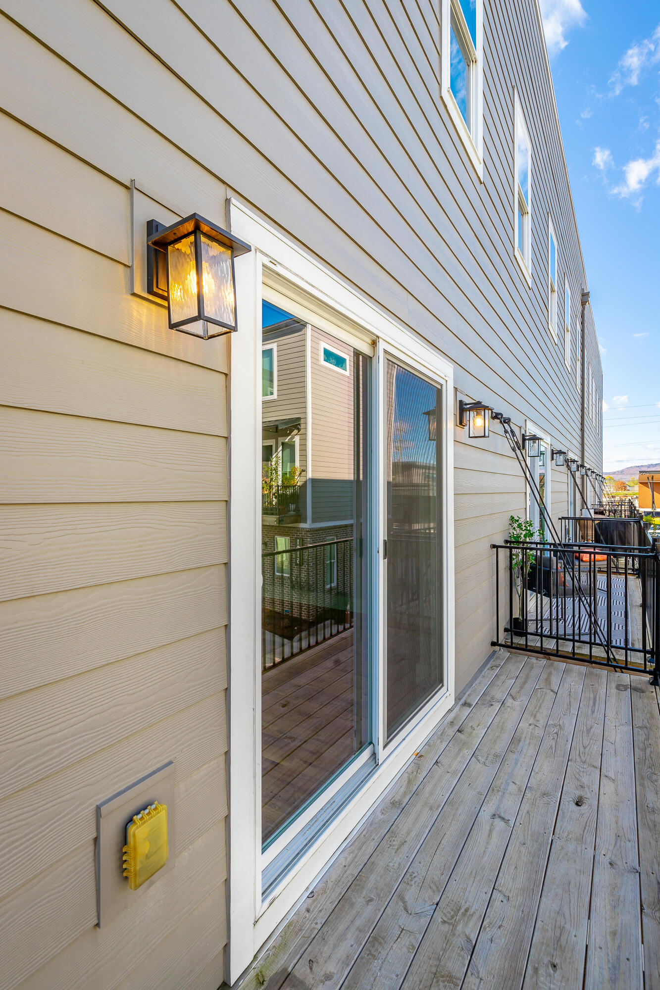 917 E 17th Street, 111