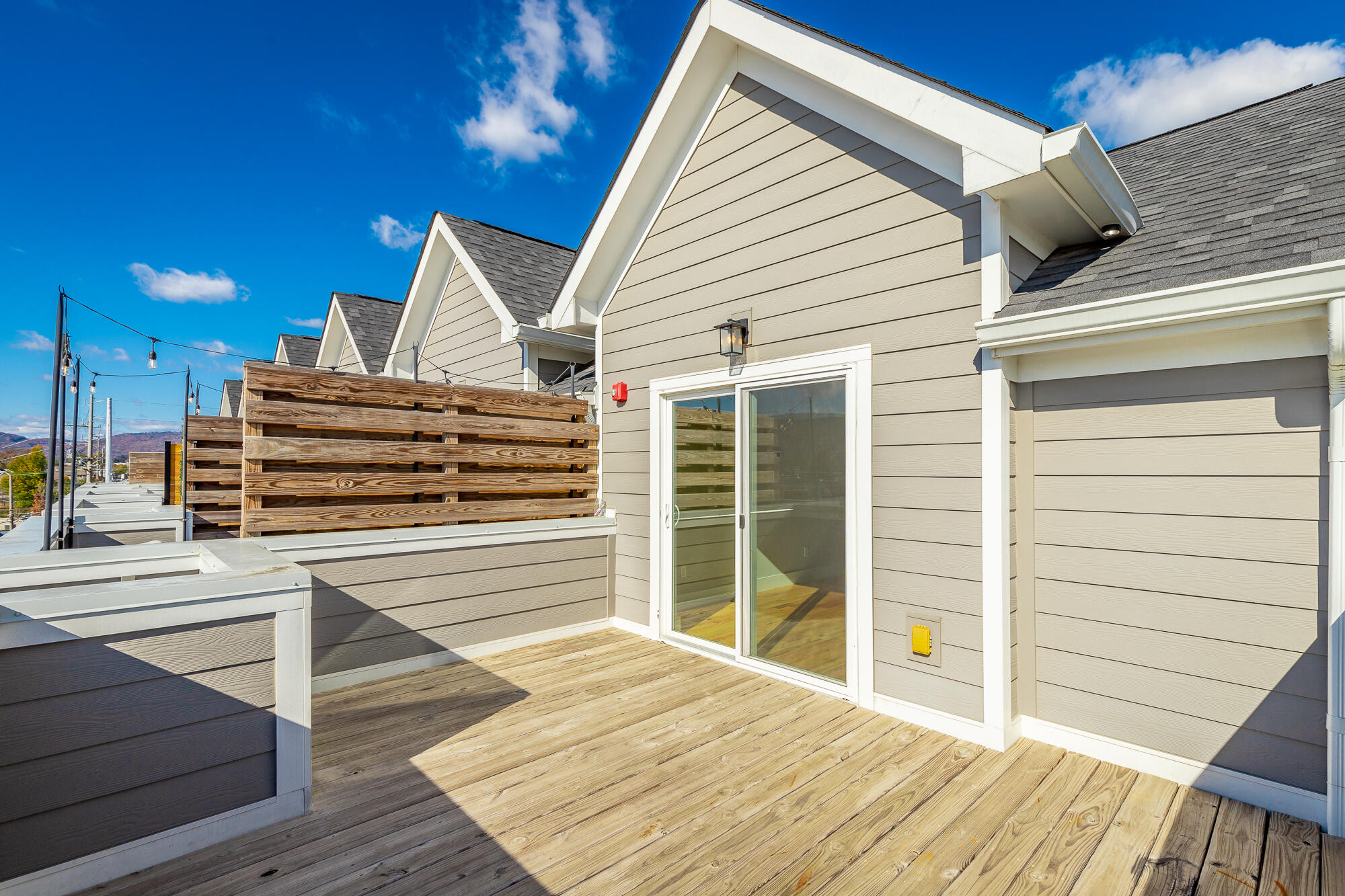 917 E 17th Street, 111