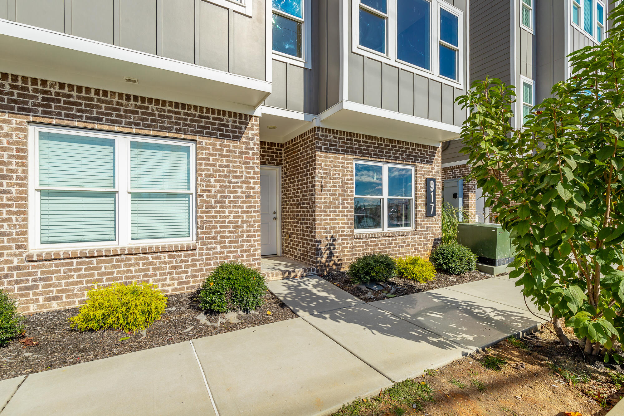 917 E 17th Street, 111