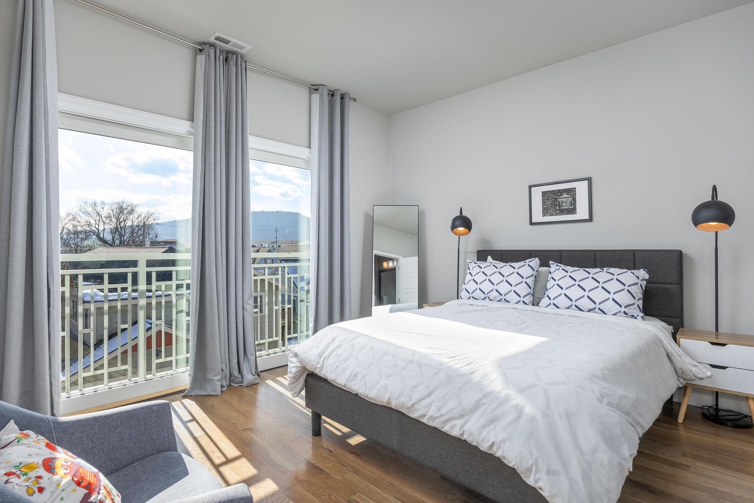 1505 Jefferson Street, 101