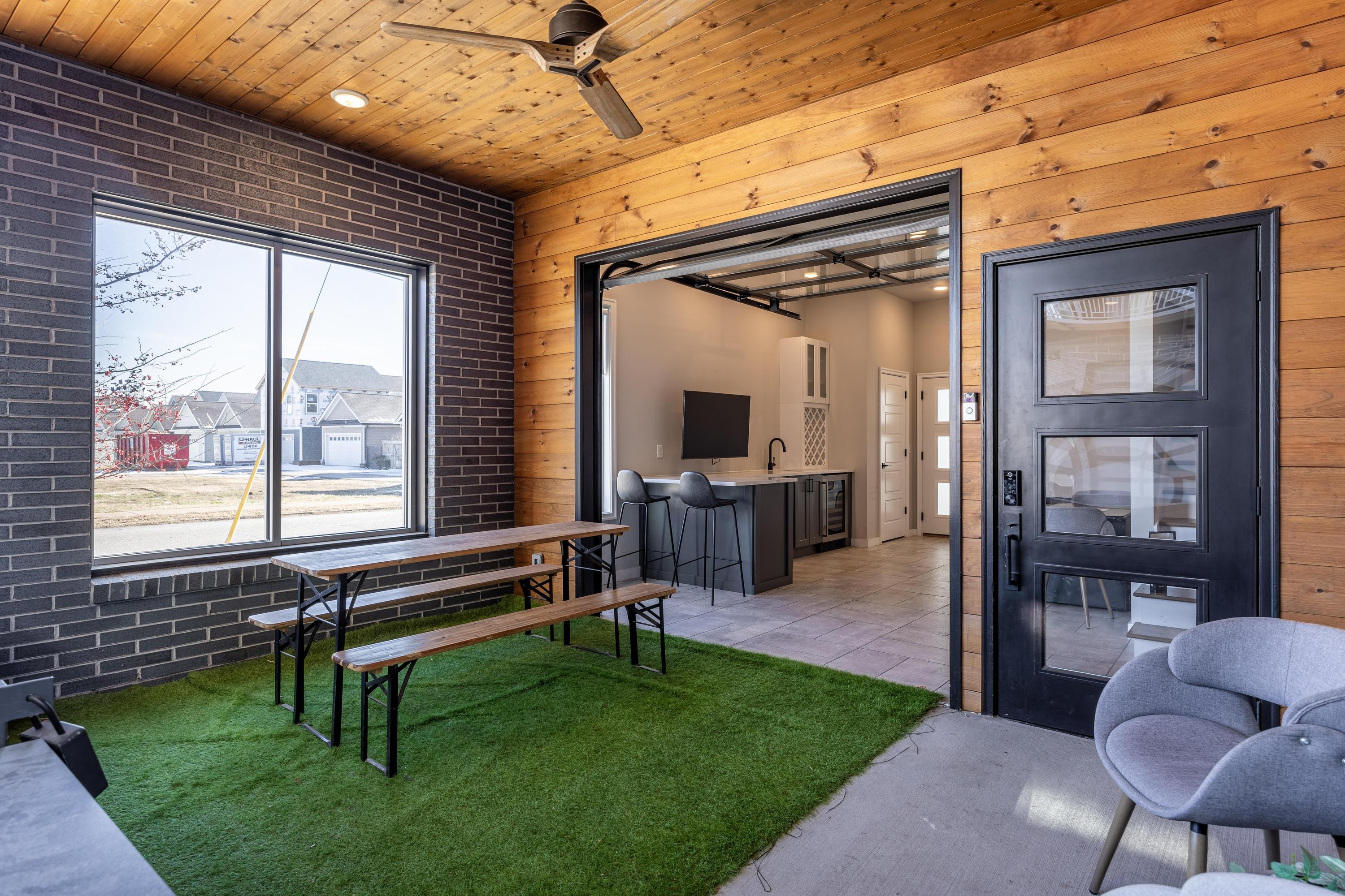 1505 Jefferson Street, 101