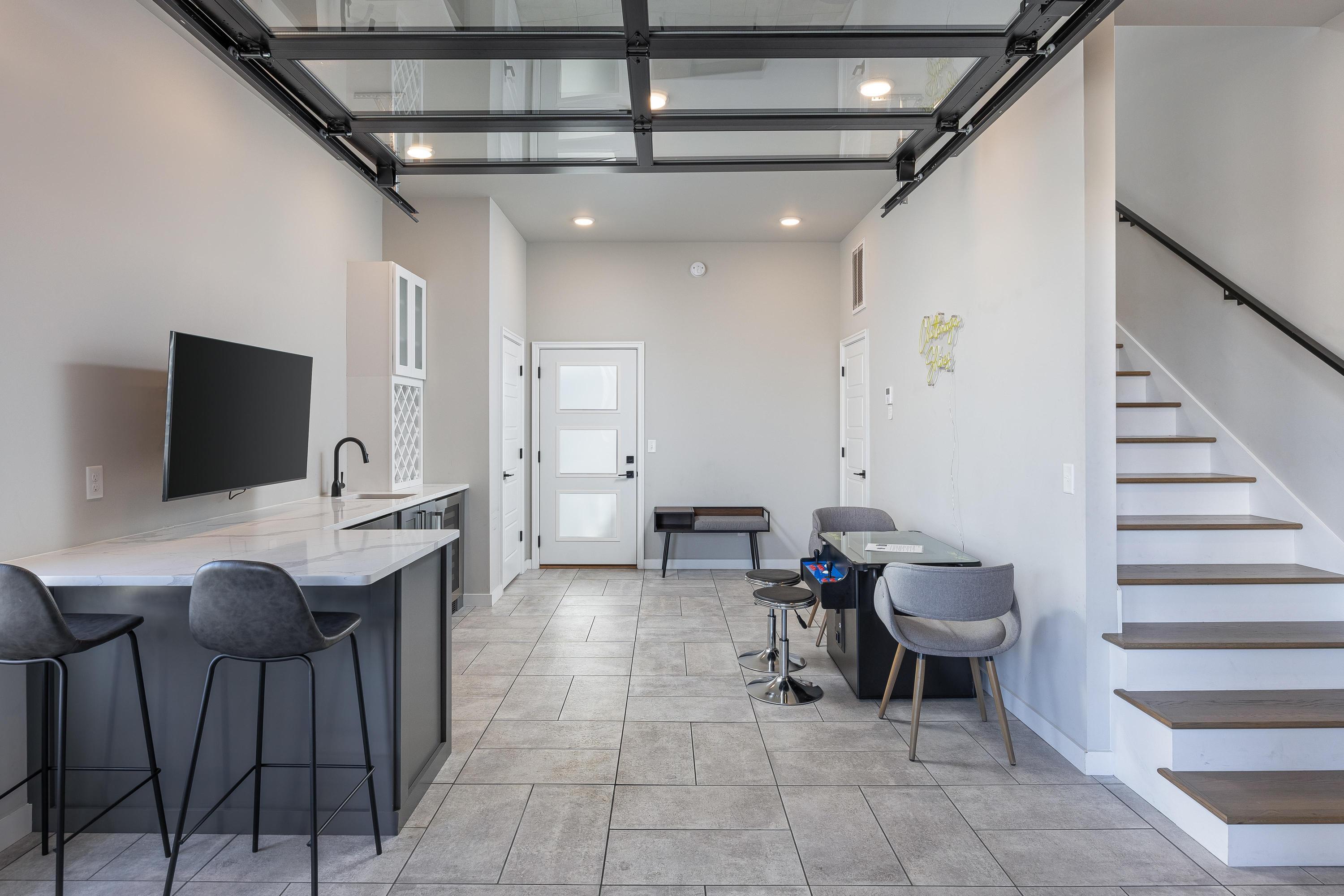 1505 Jefferson Street, 101