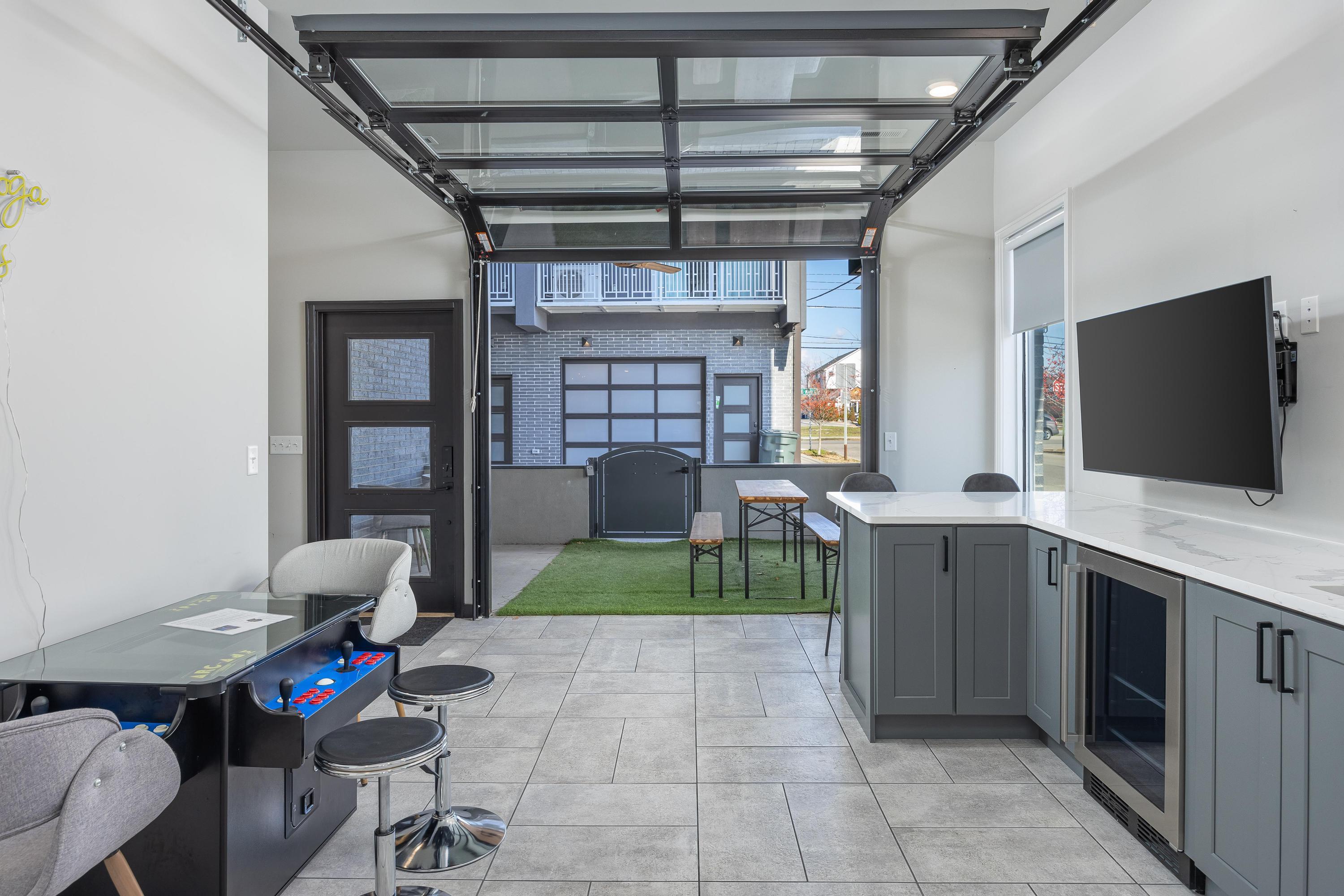 1505 Jefferson Street, 101