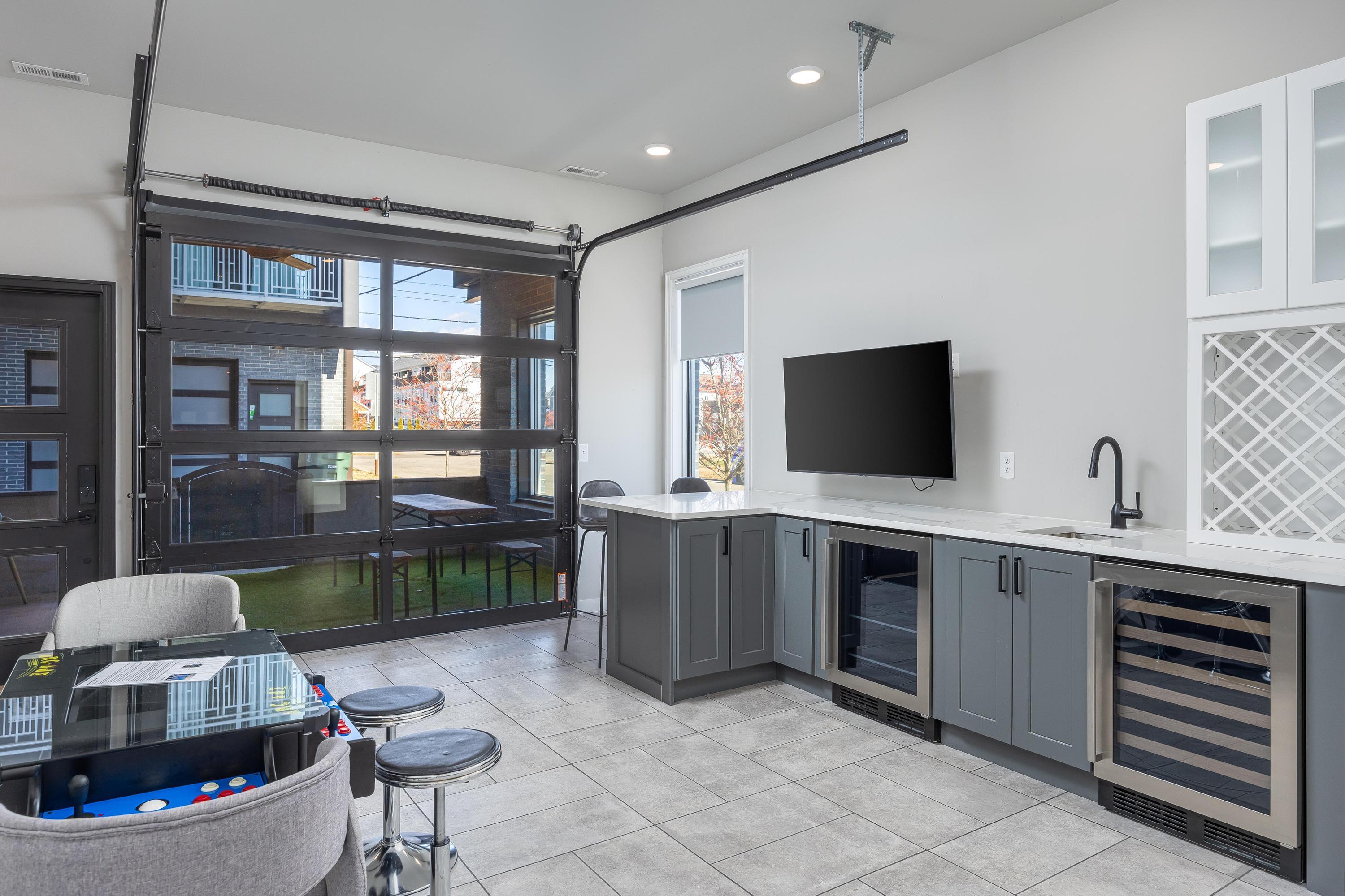 1505 Jefferson Street, 101