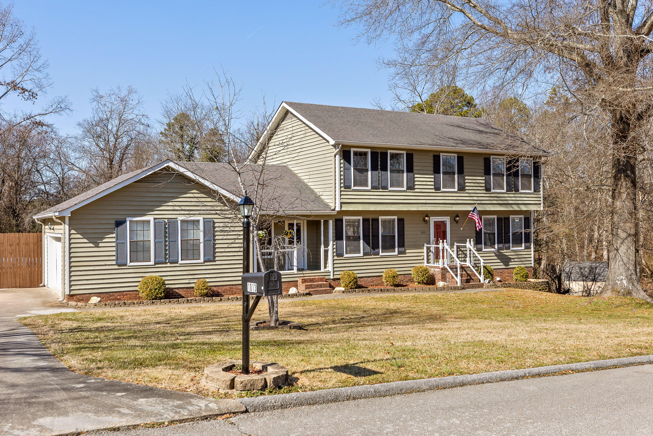 1013 Wedgewood Drive