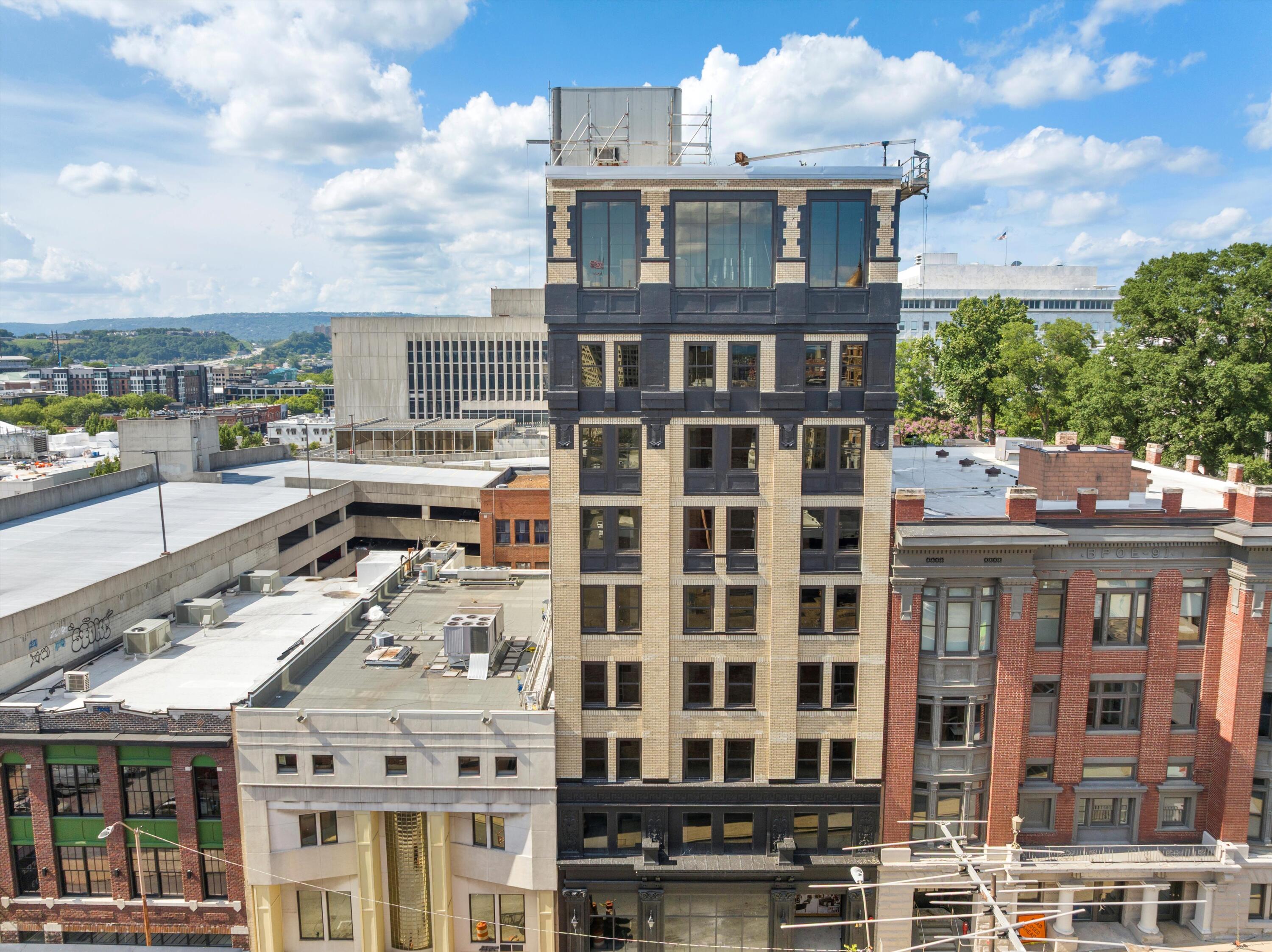 117 E 7th Street, 211-D