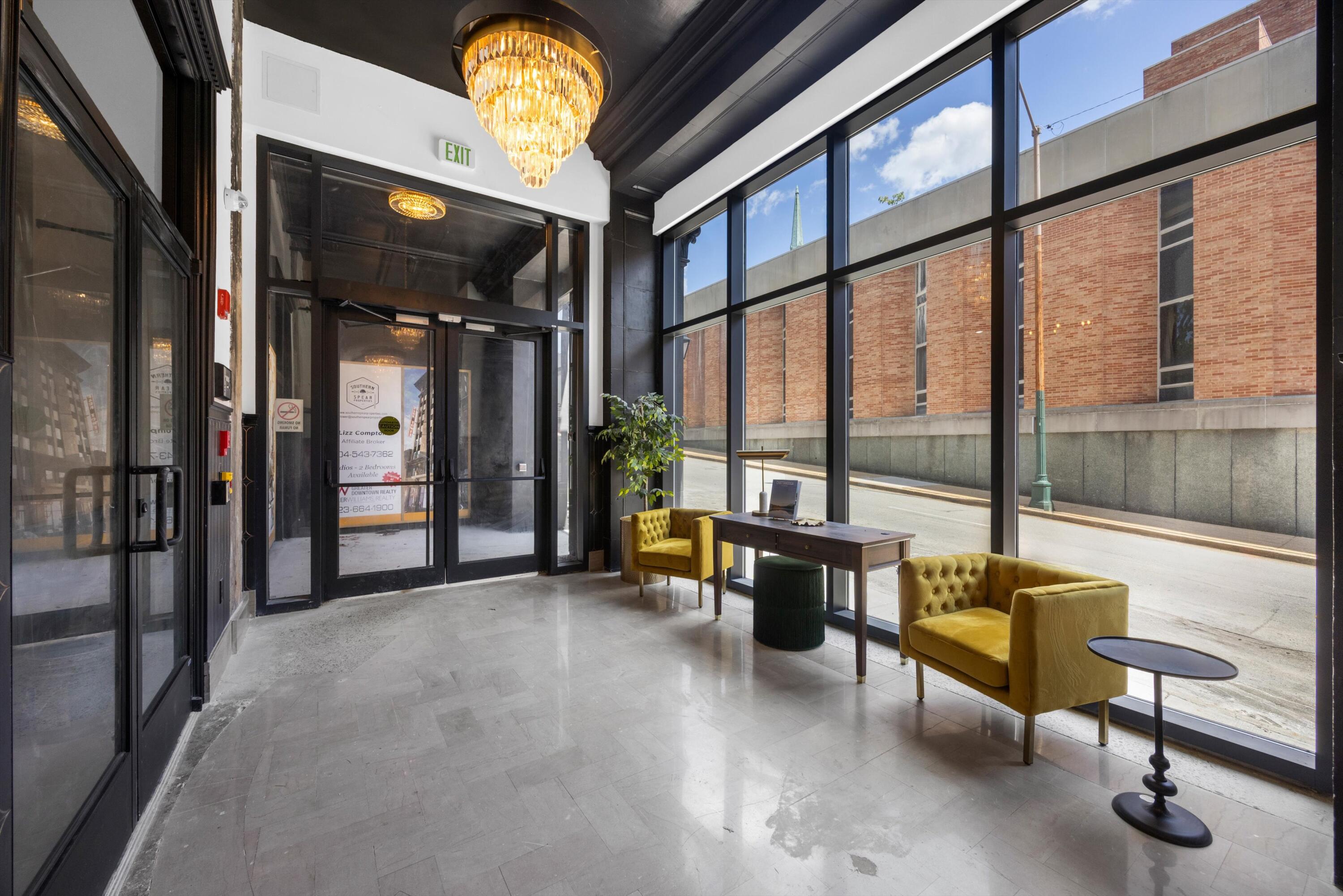 117 E 7th Street, 211-D