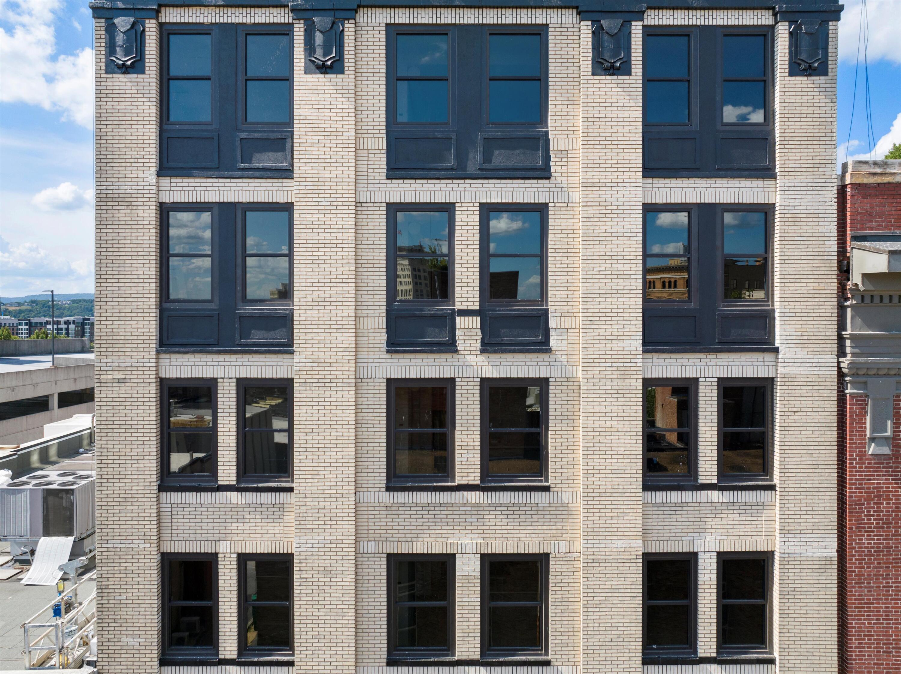 117 E 7th Street, 211-D