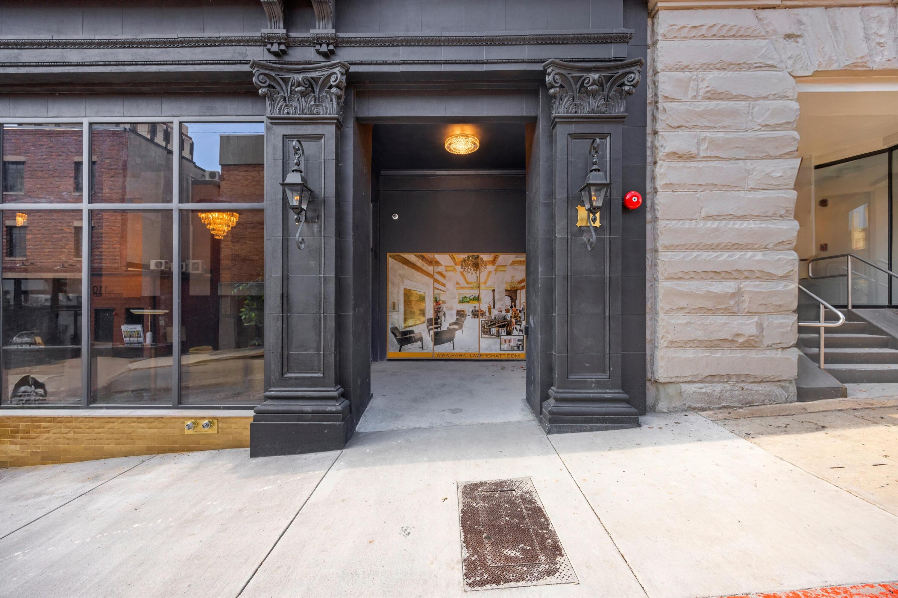 117 E 7th Street, 211-D