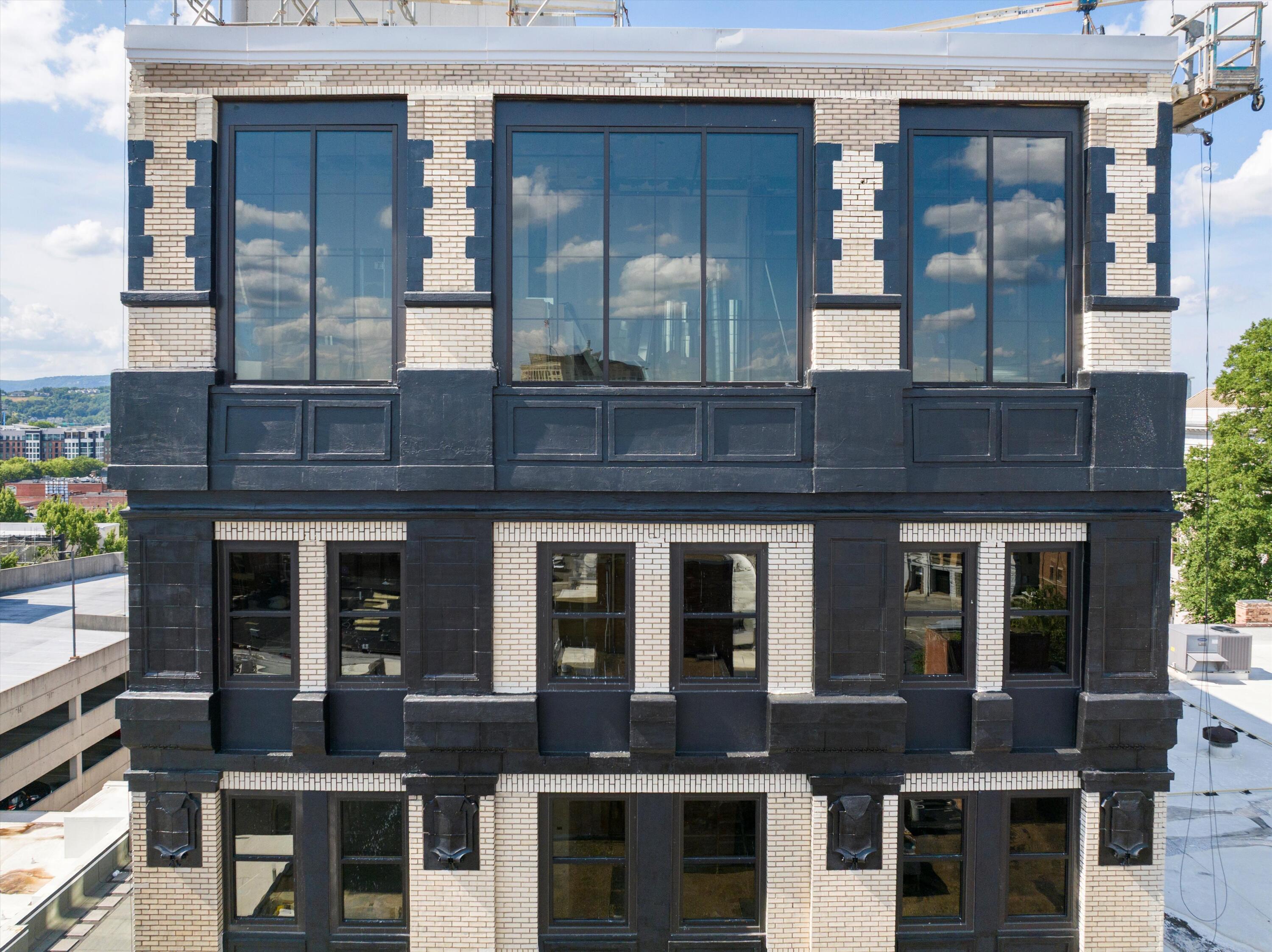 117 E 7th Street, 211-D