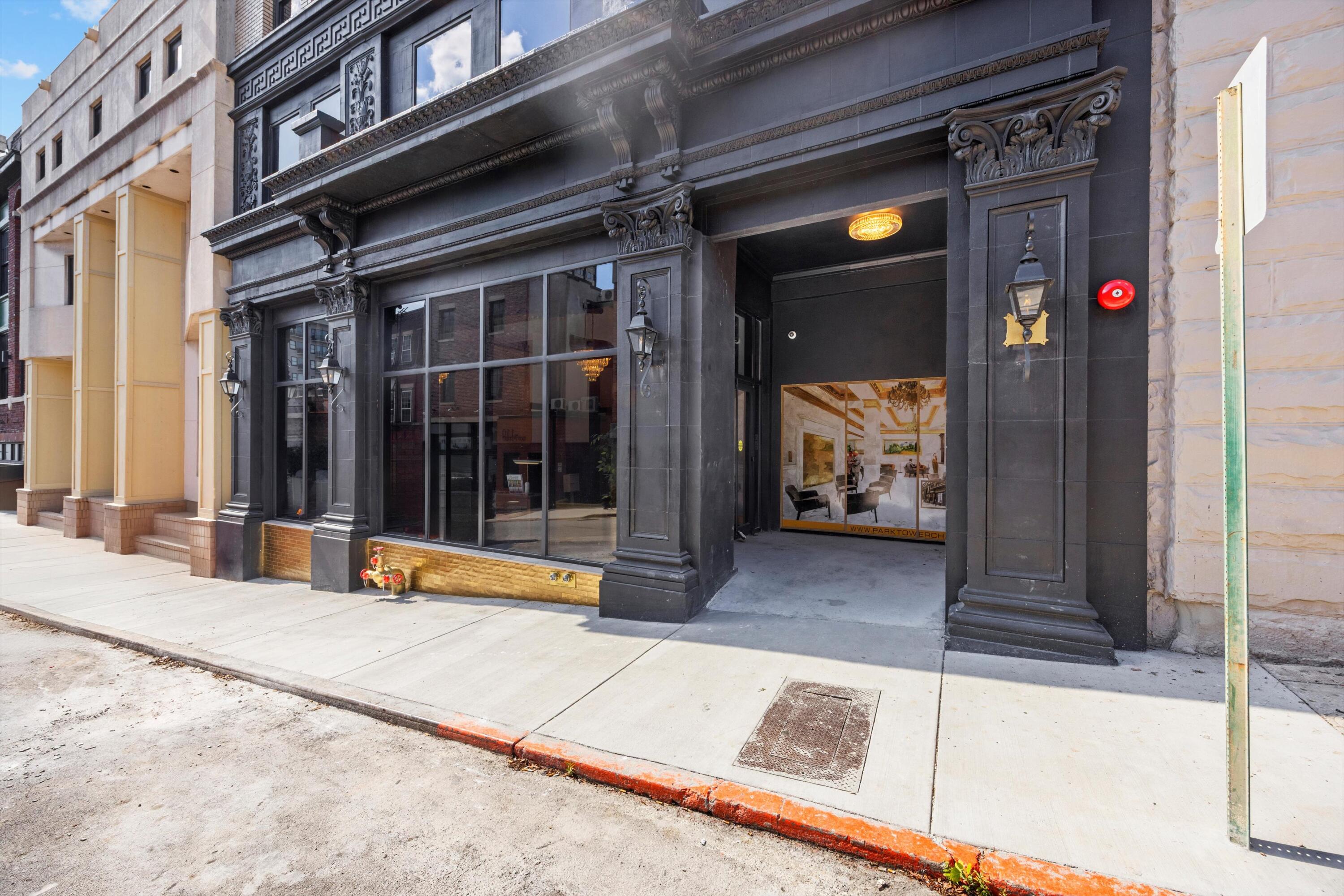 117 E 7th Street, 211-D