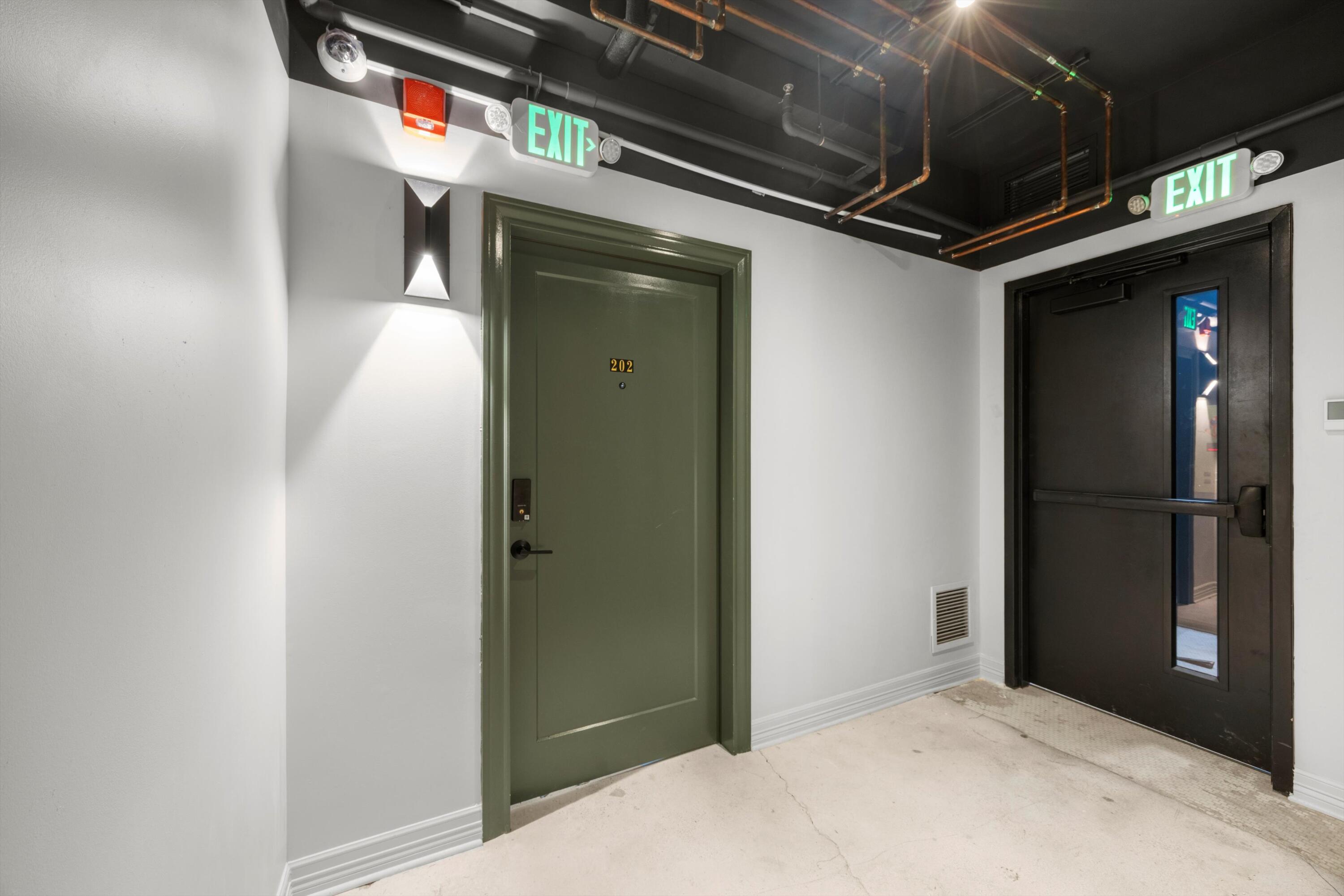 117 E 7th Street, 211-D