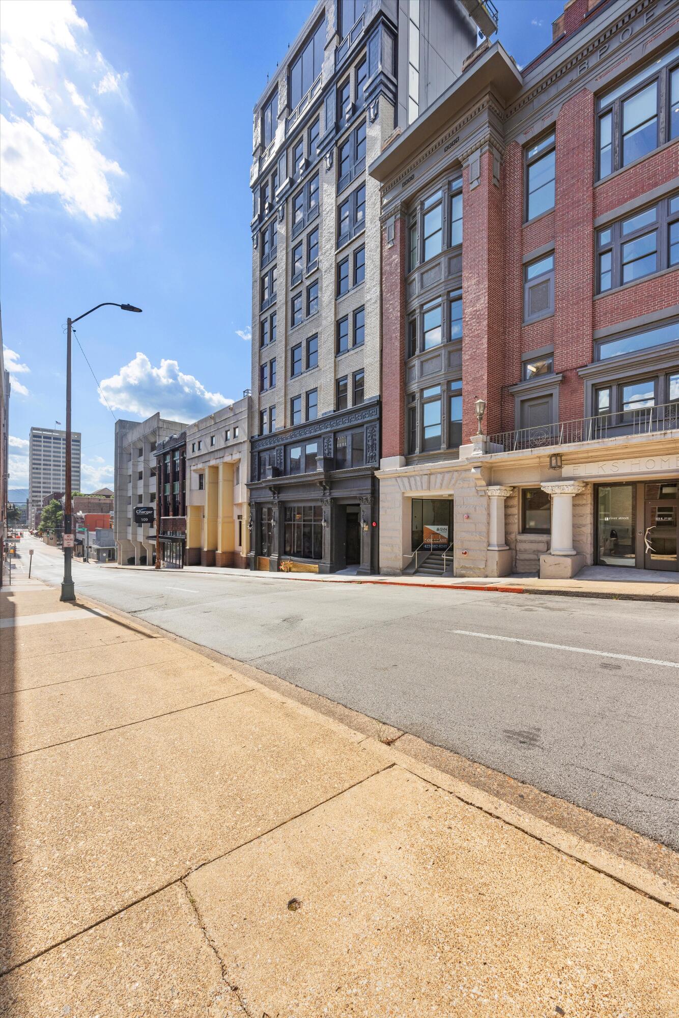 117 E 7th Street, 211-D