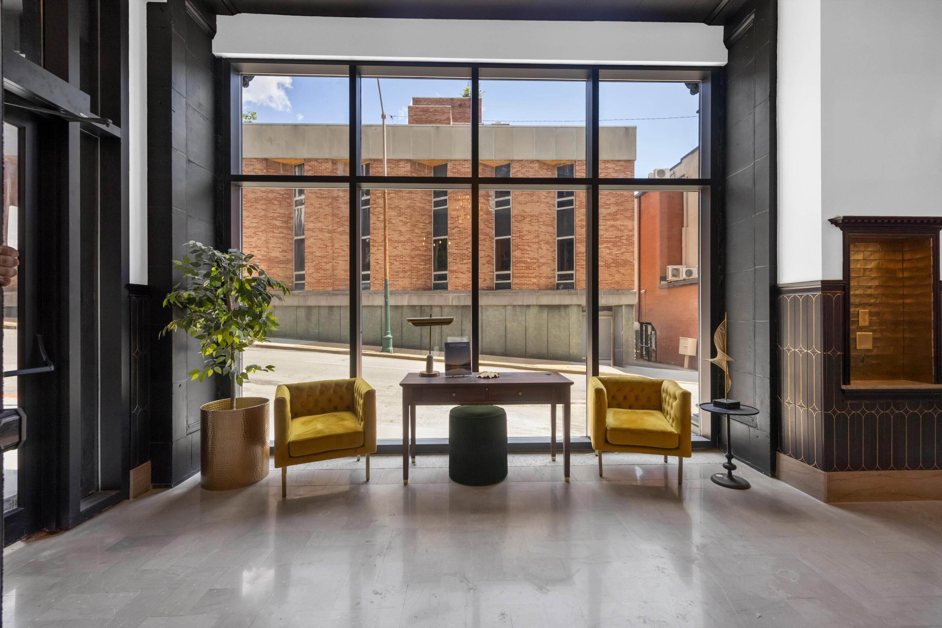 117 E 7th Street, 211-D