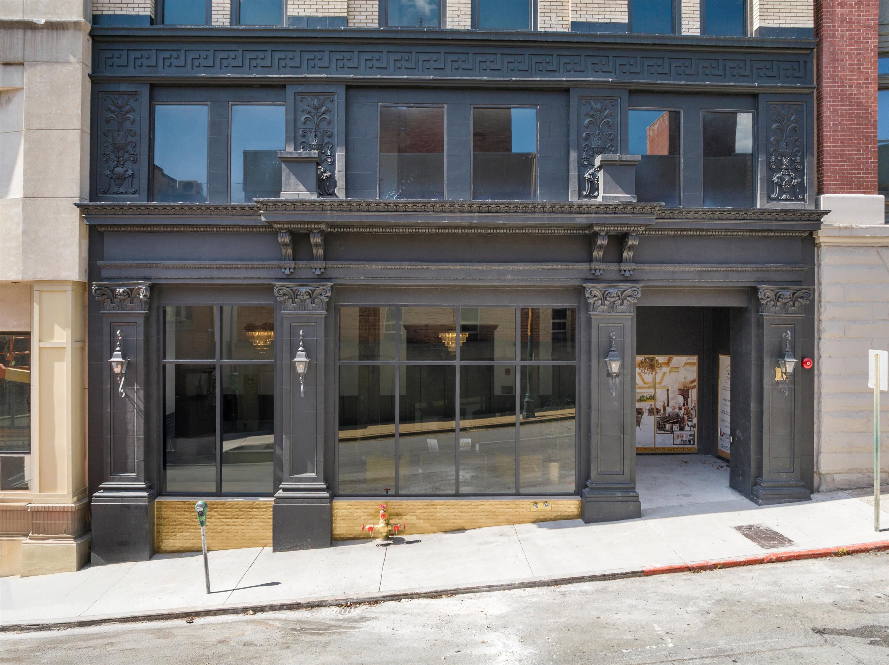117 E 7th Street, 211-D