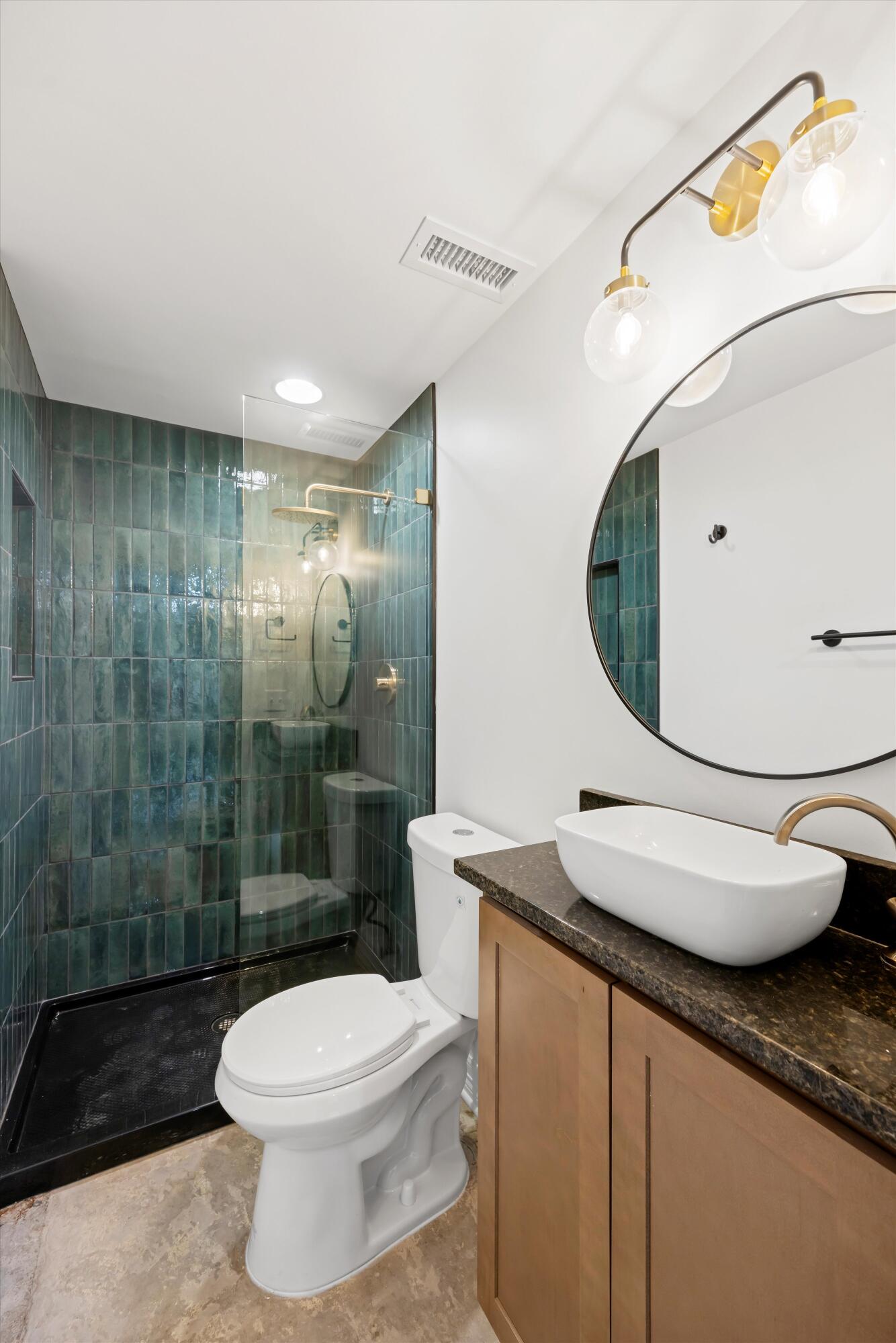 117 E 7th Street, 211-D