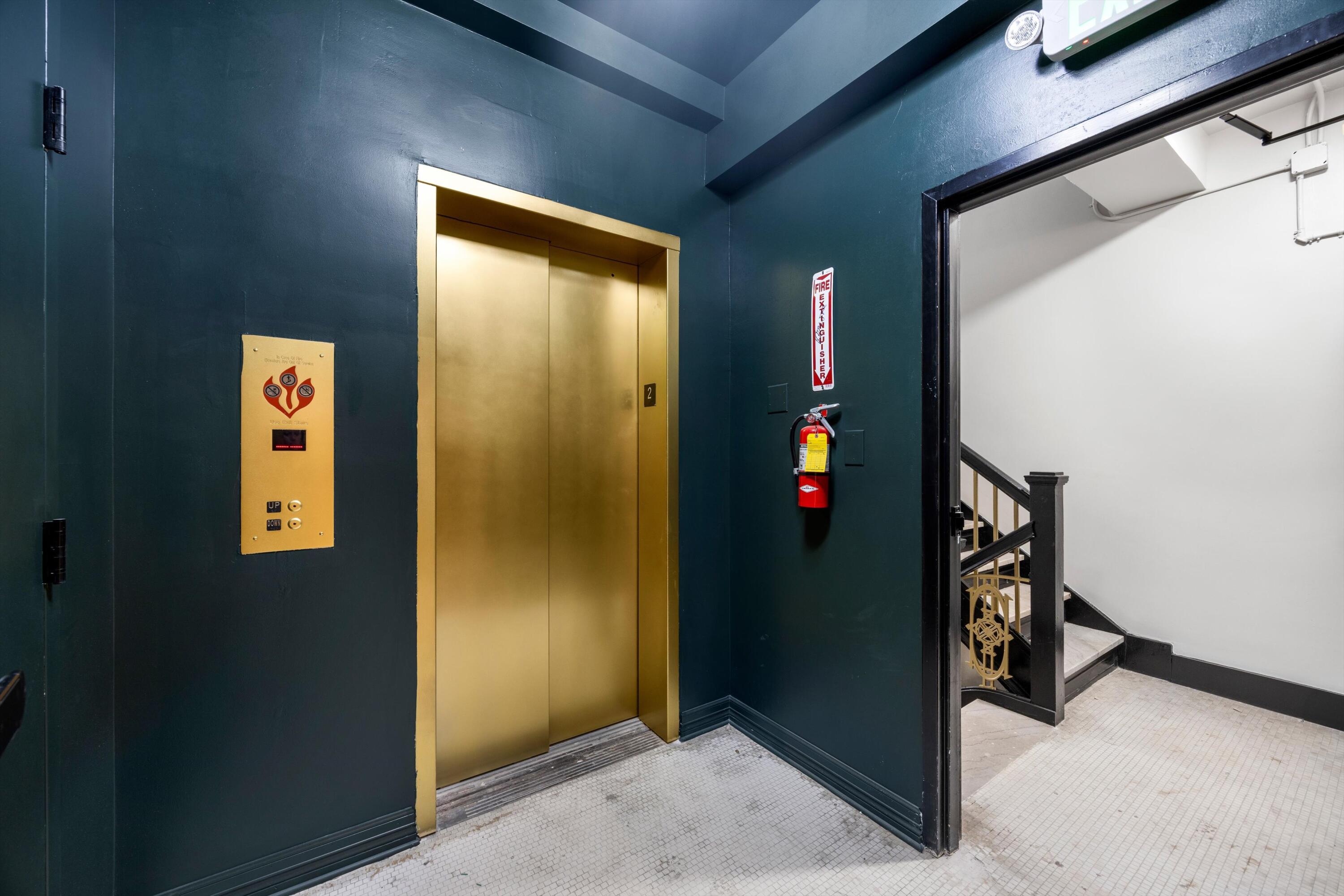 117 E 7th Street, 211-D