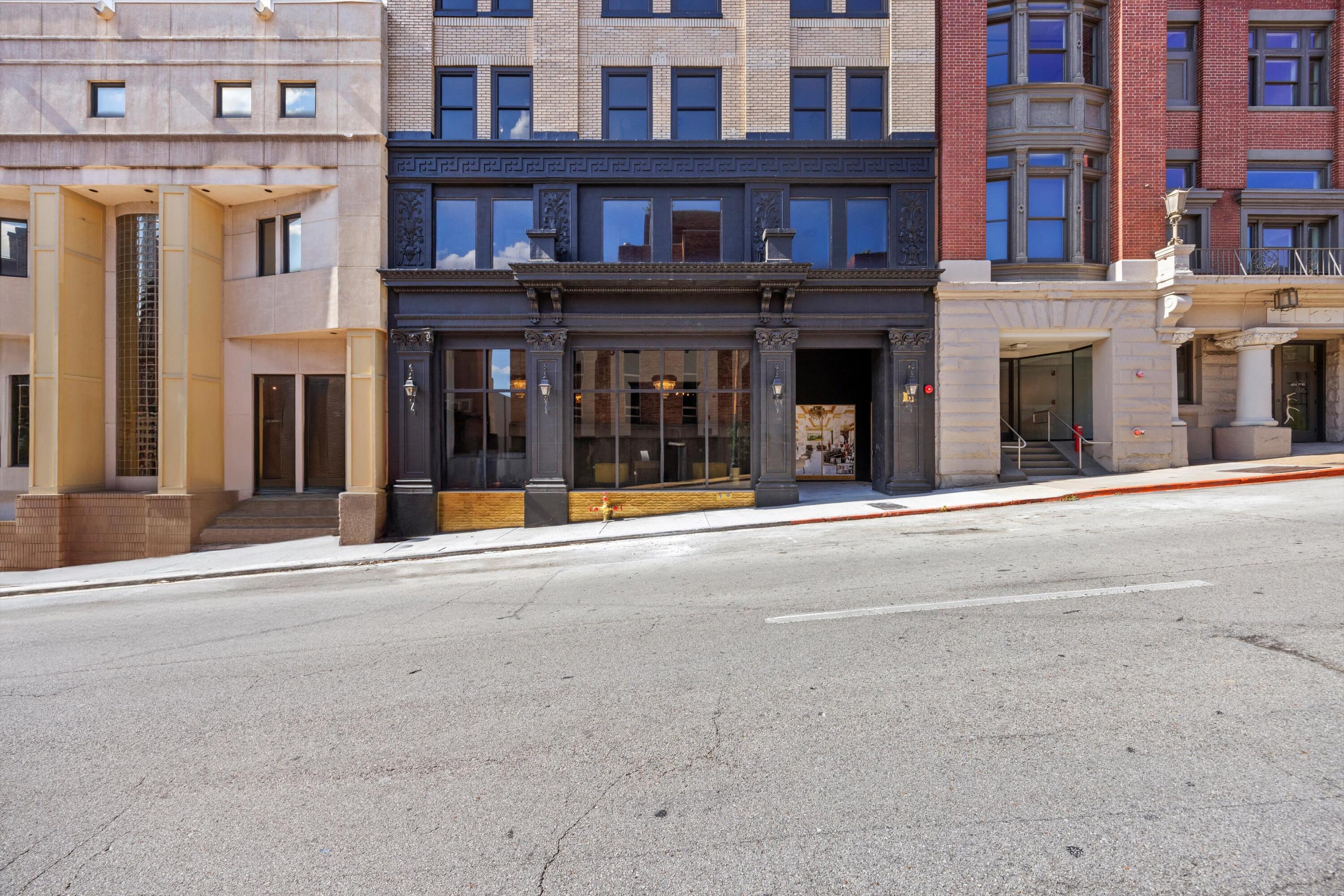 117 E 7th Street, 211-D