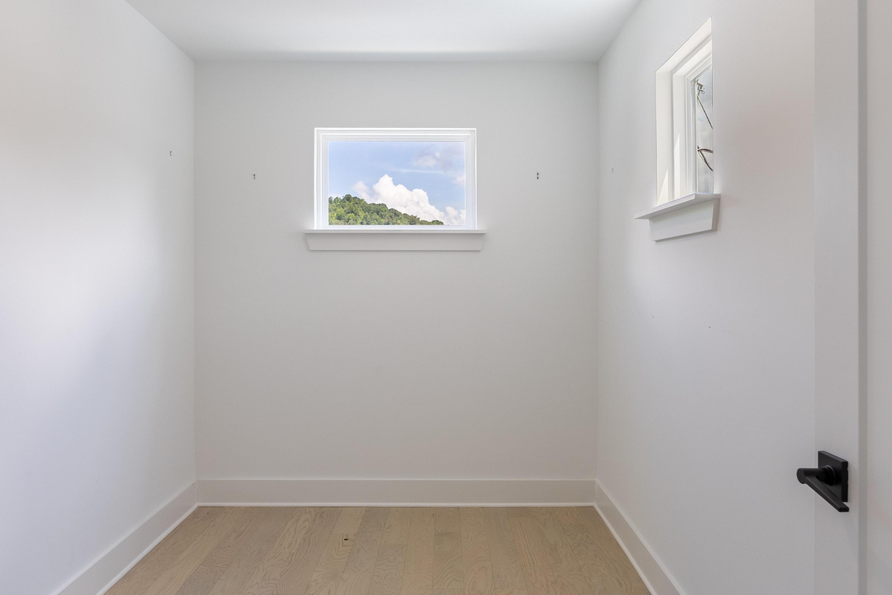 10 W Peak Street