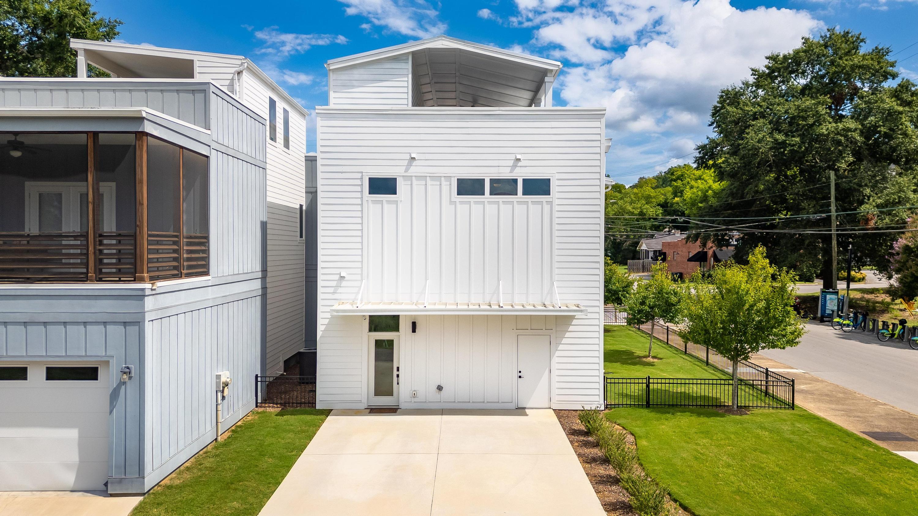 10 W Peak Street