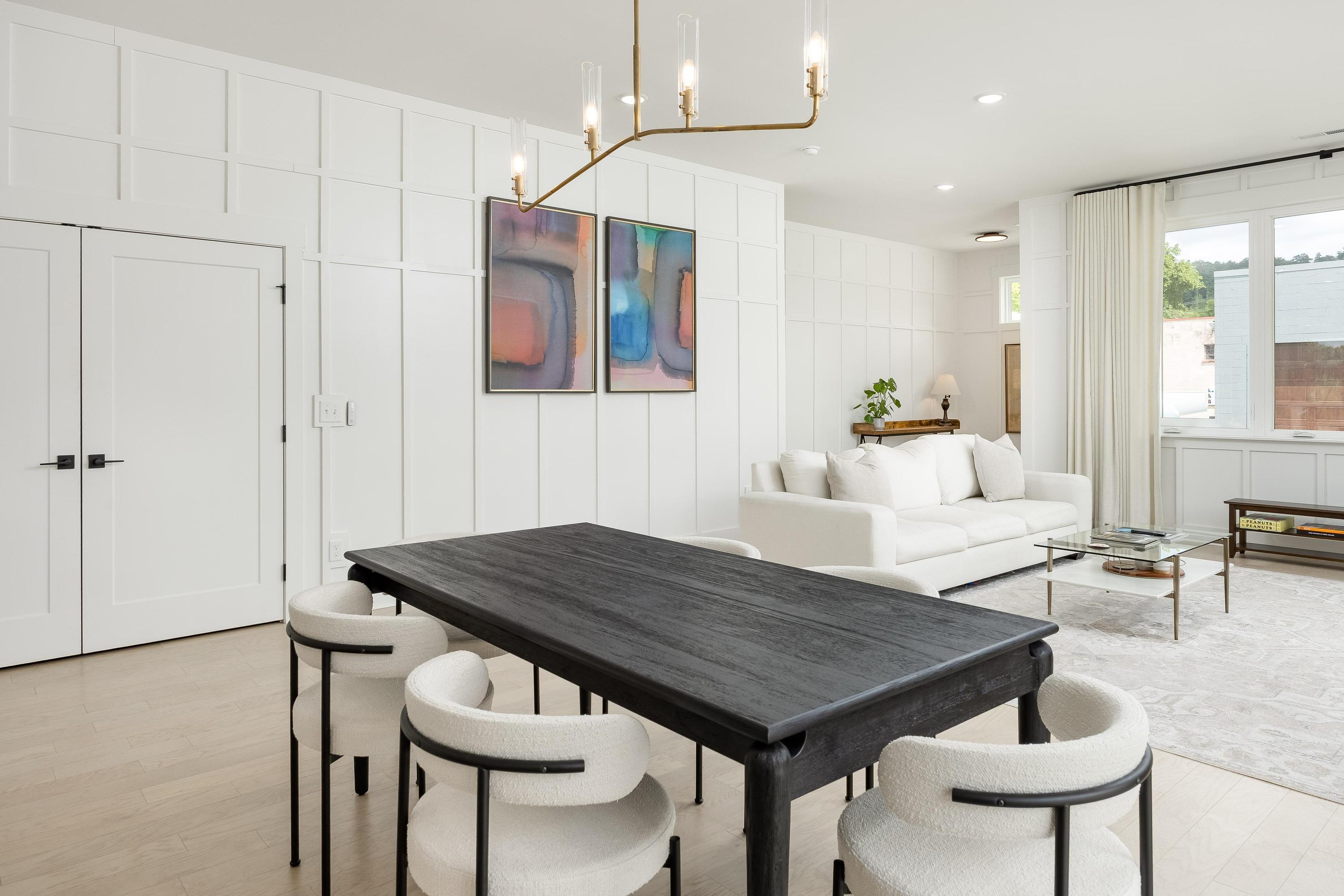 10 W Peak Street