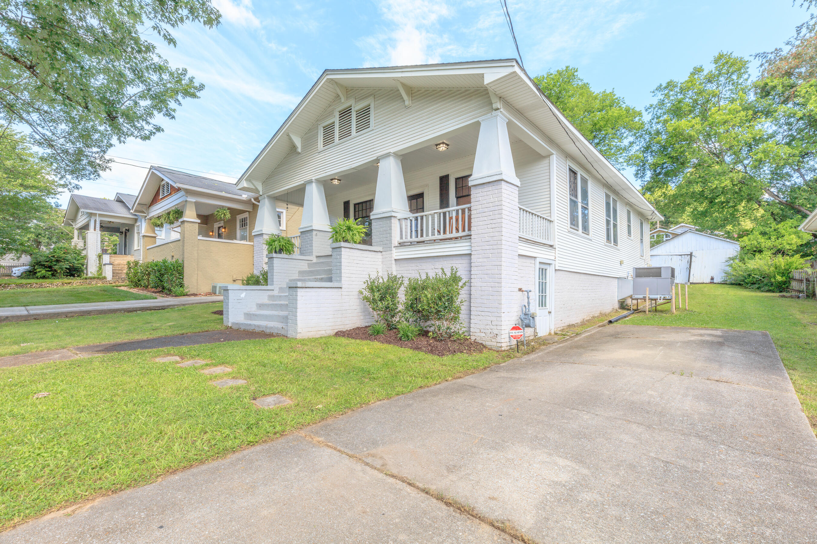 605 Barton Avenue