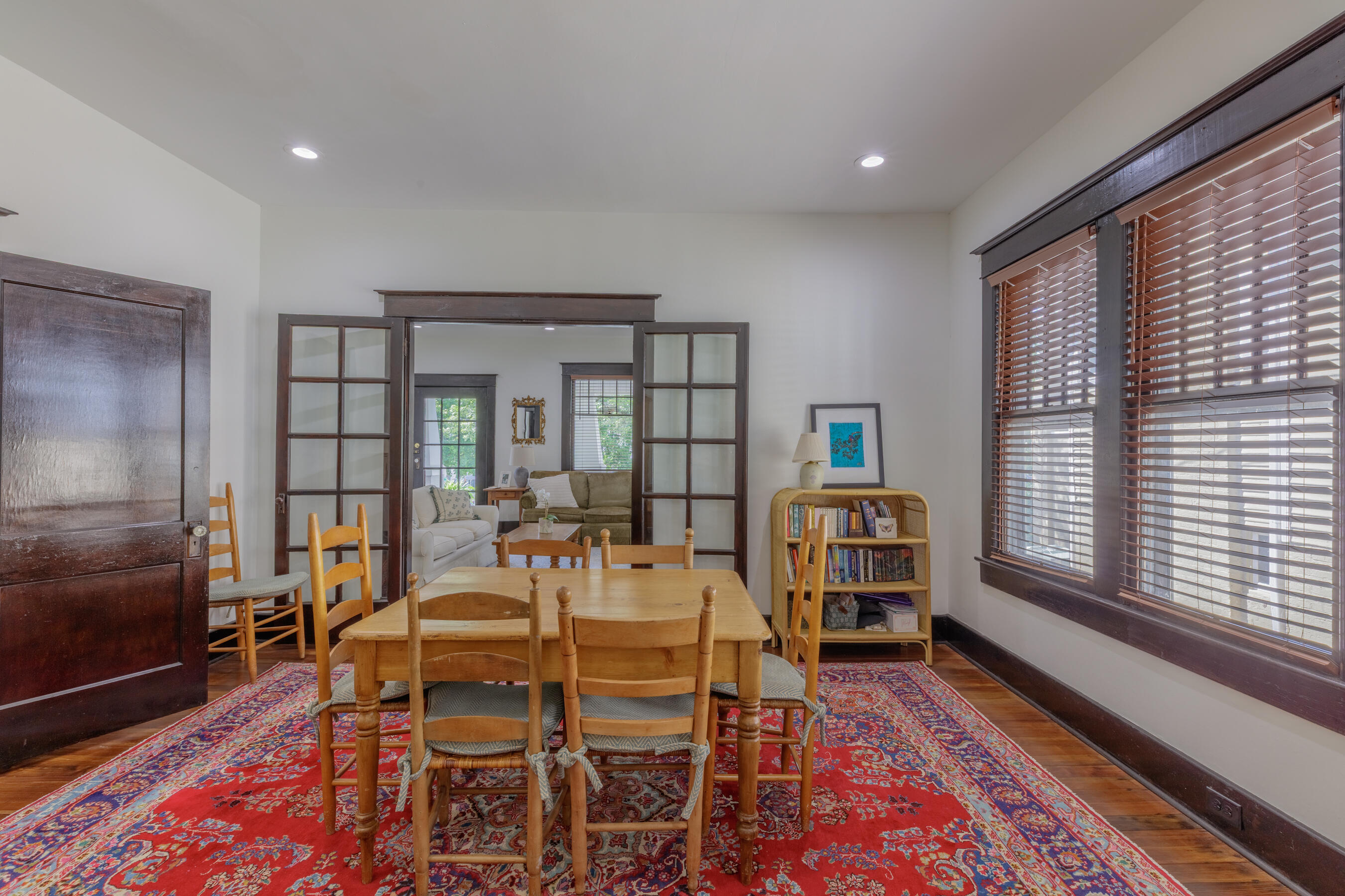 605 Barton Avenue