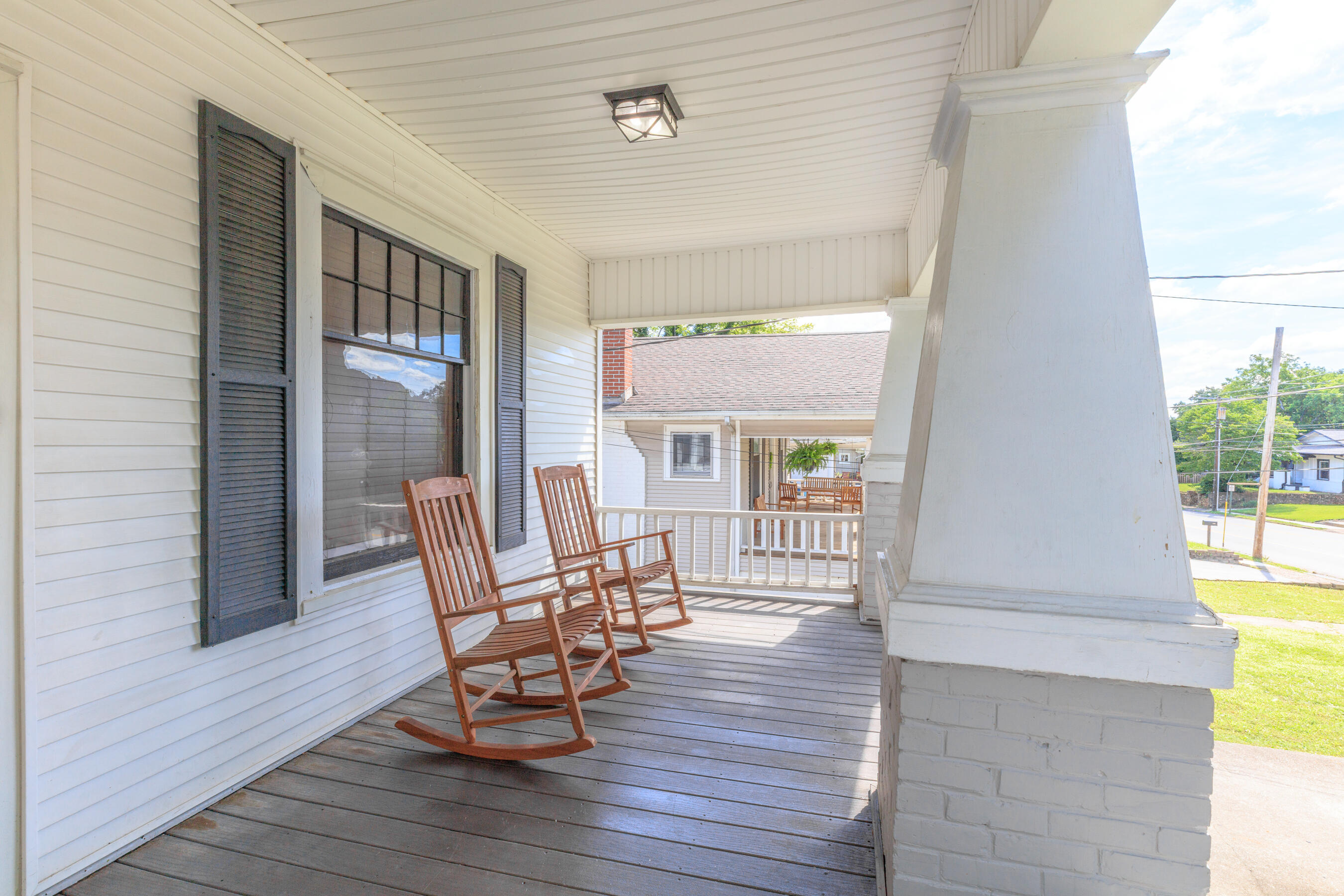 605 Barton Avenue