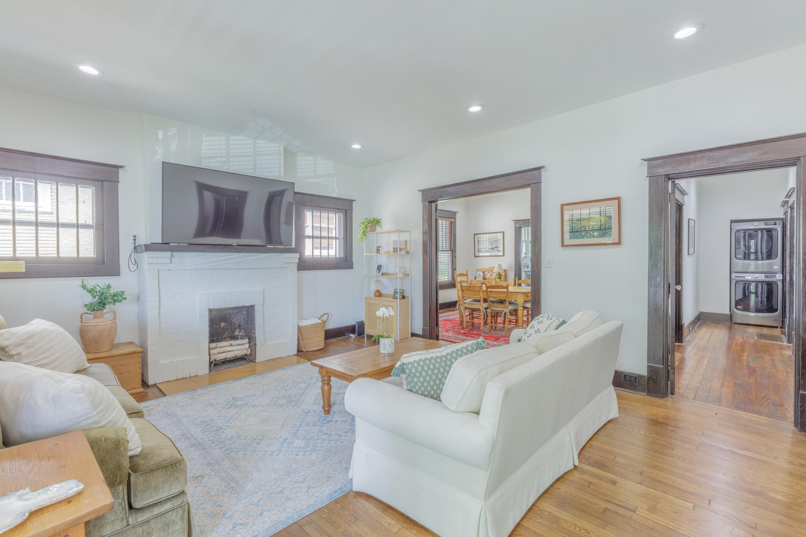 605 Barton Avenue