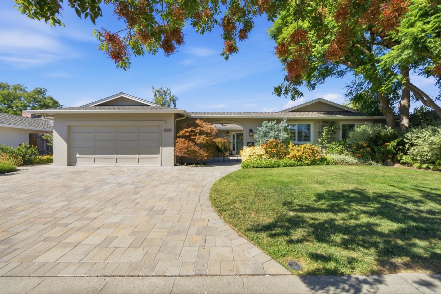 2215 Constitution DR