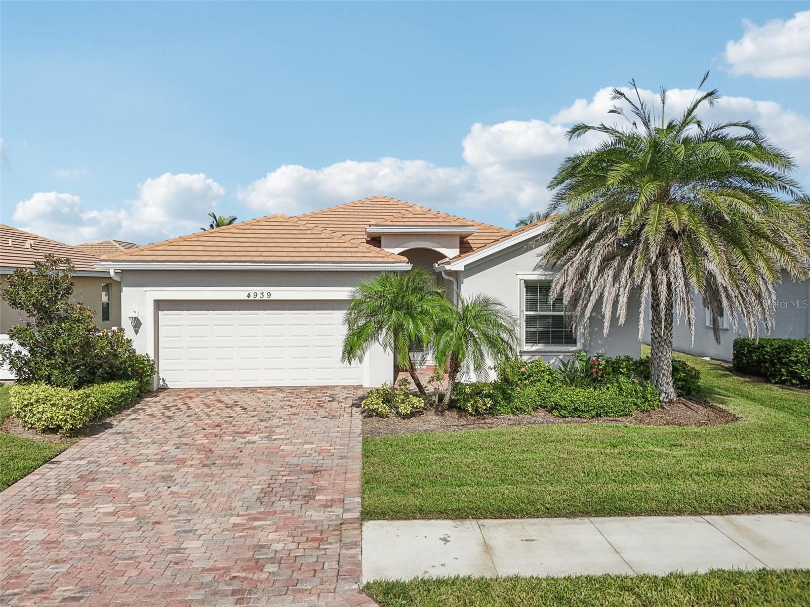4939 GRAND CYPRESS BLVD