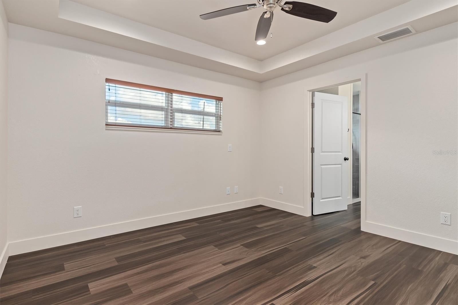 204 PALMETTO CIR NE