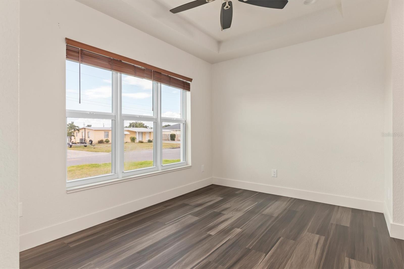 204 PALMETTO CIR NE
