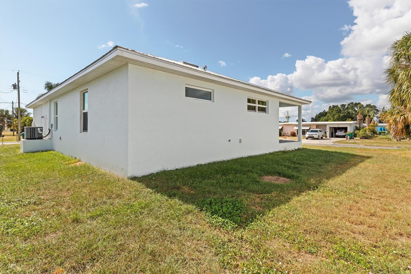 204 PALMETTO CIR NE