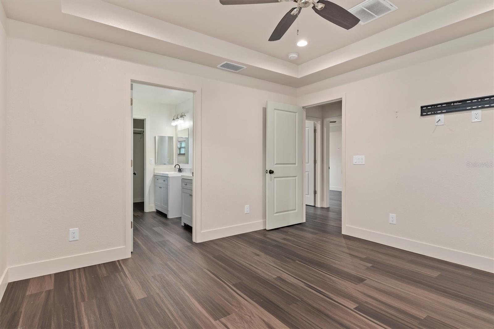204 PALMETTO CIR NE