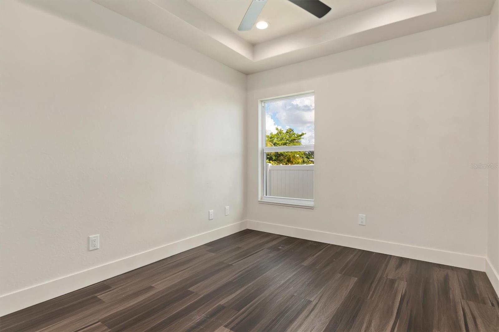 204 PALMETTO CIR NE