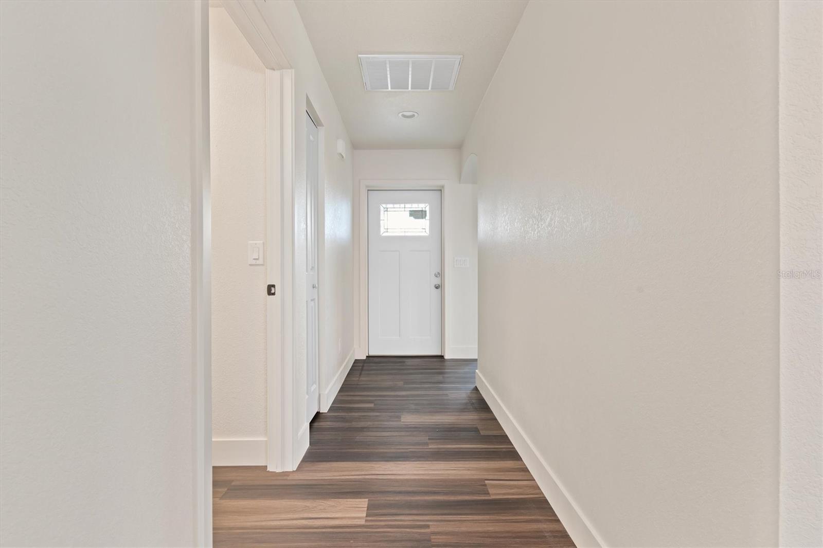 204 PALMETTO CIR NE
