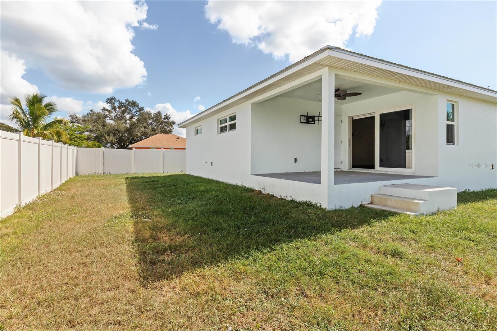 204 PALMETTO CIR NE