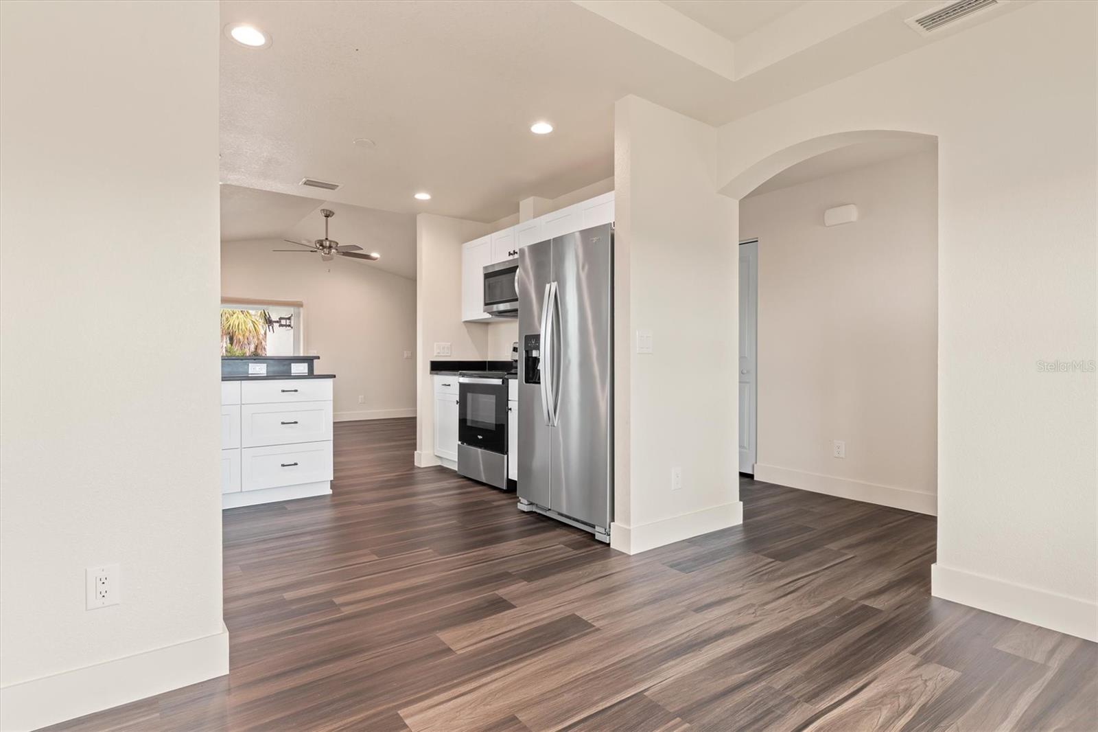 204 PALMETTO CIR NE