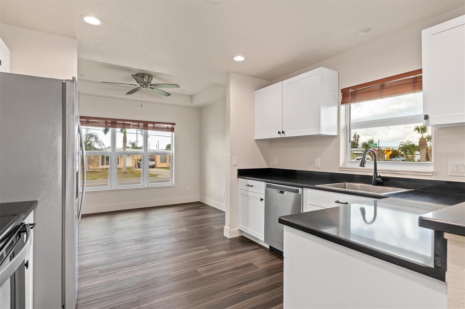 204 PALMETTO CIR NE