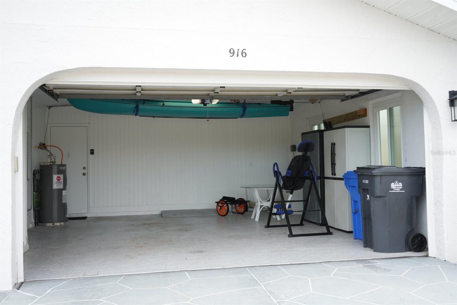 916 EL RANCHO DR