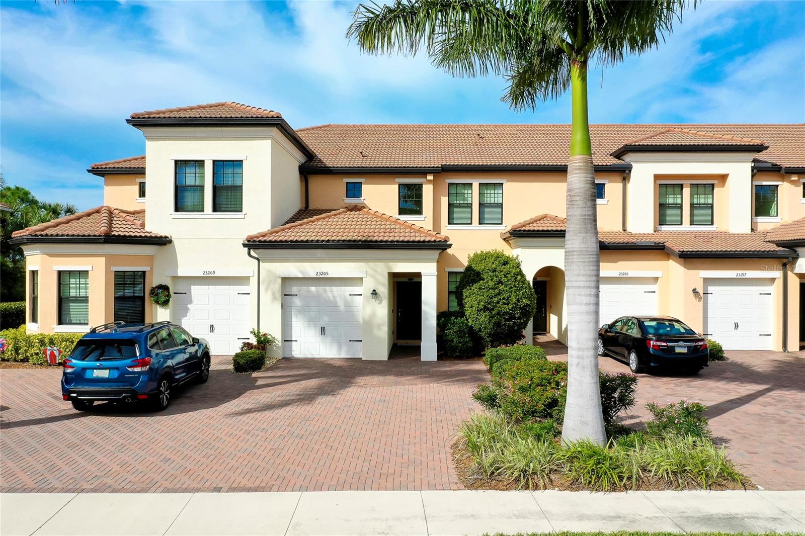 23205 BANBURY WAY #201