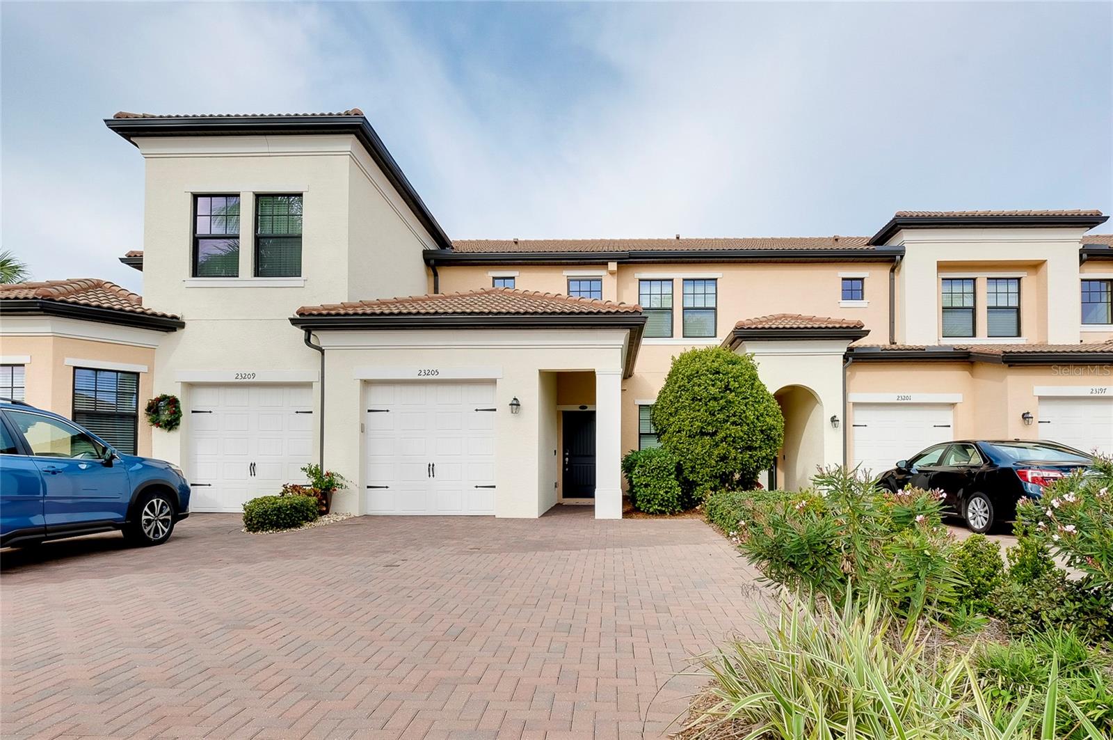 23205 BANBURY WAY #201