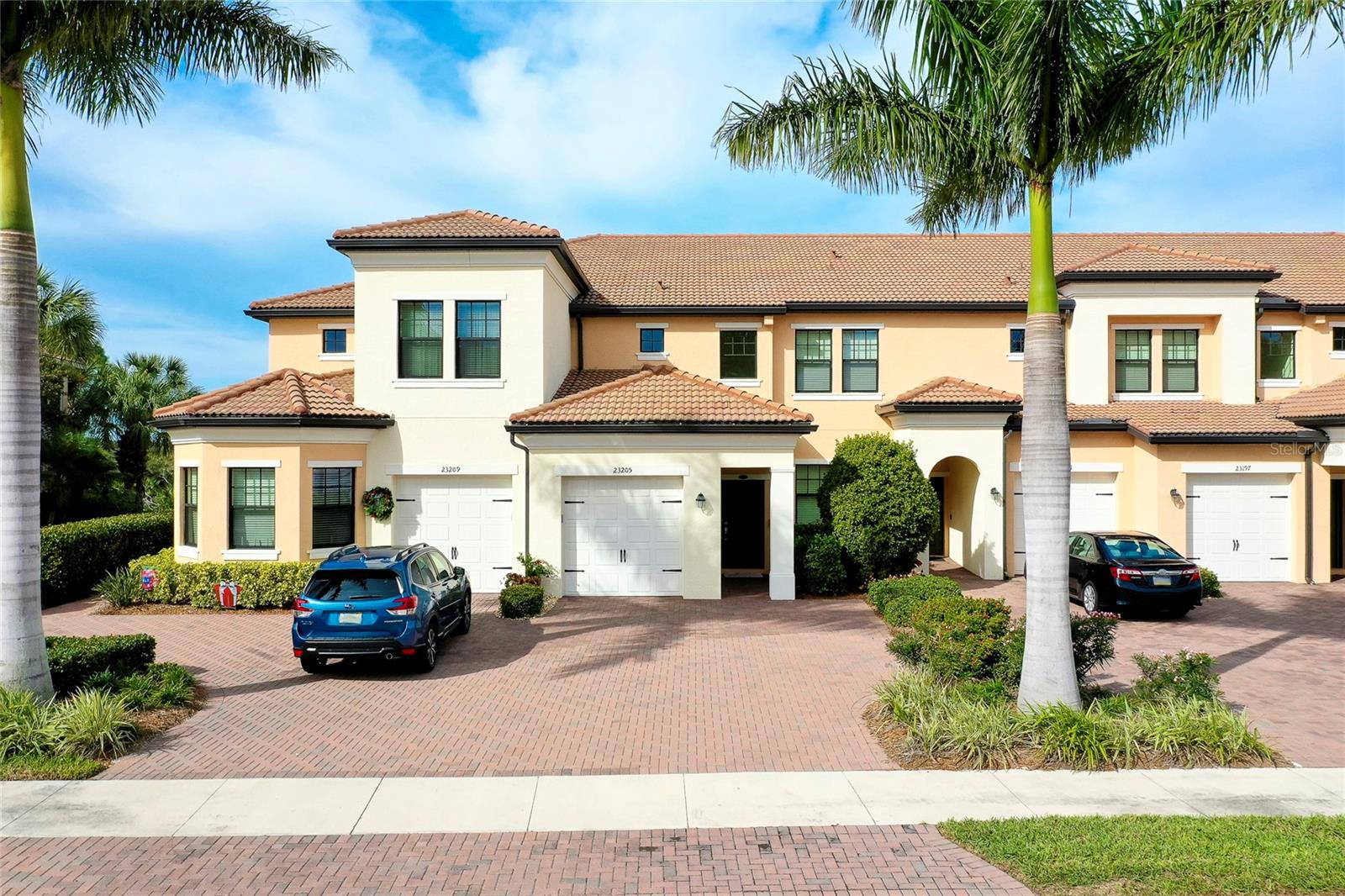 23205 BANBURY WAY #201