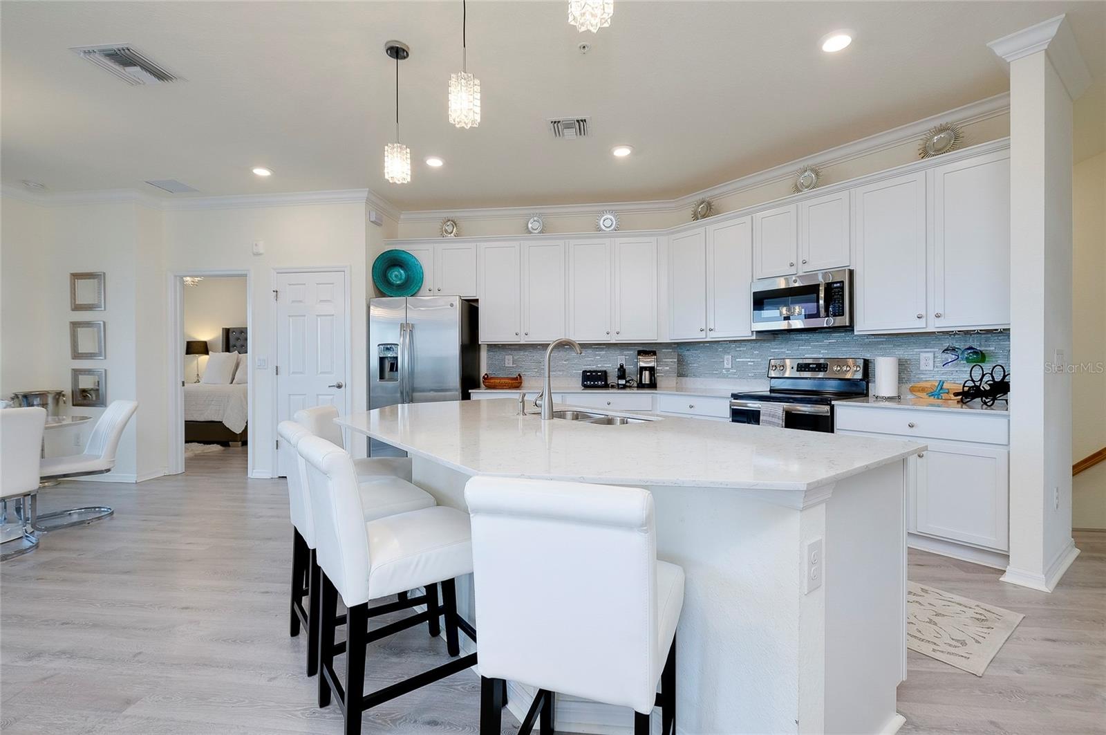 23205 BANBURY WAY #201
