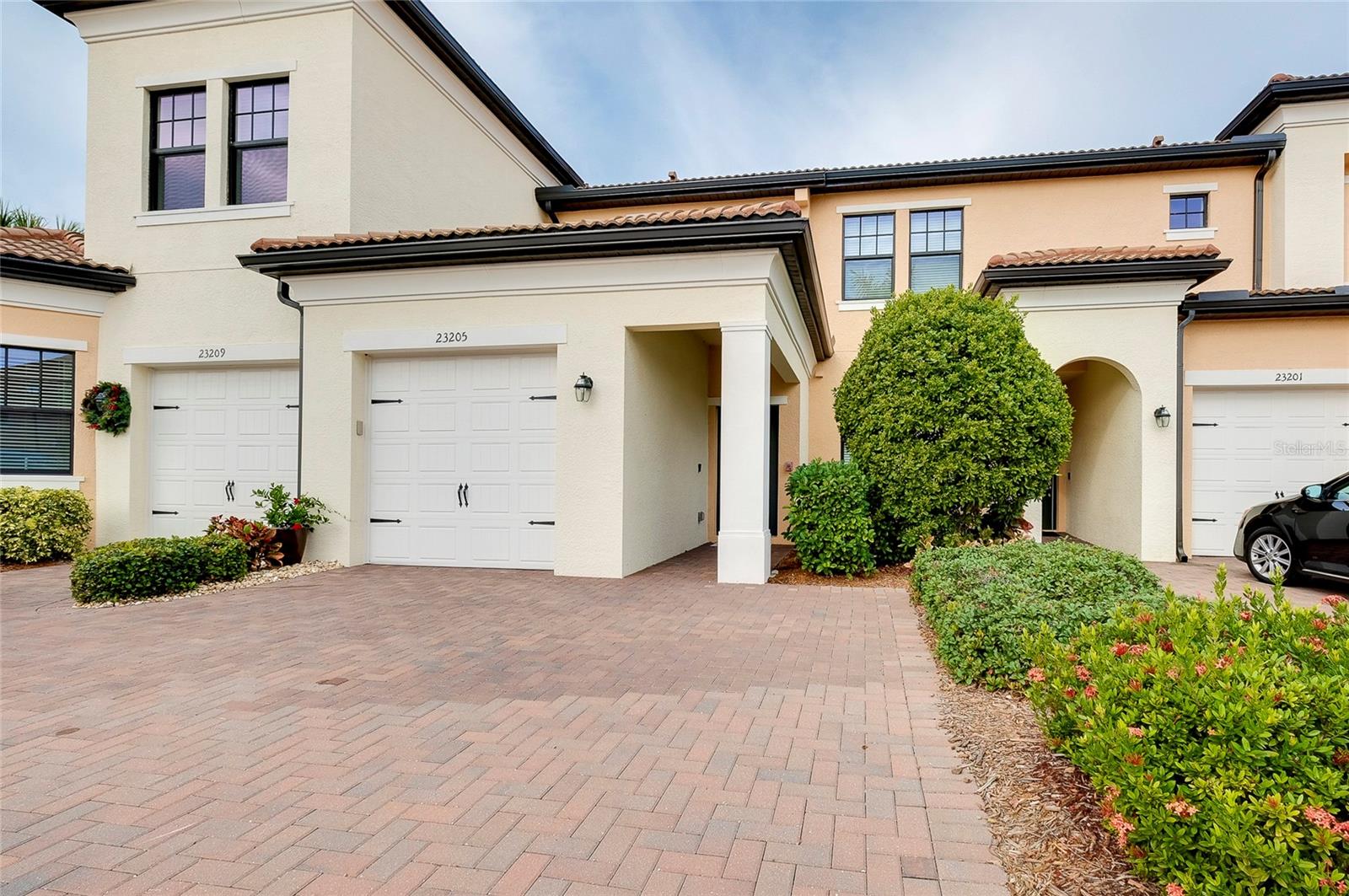 23205 BANBURY WAY #201