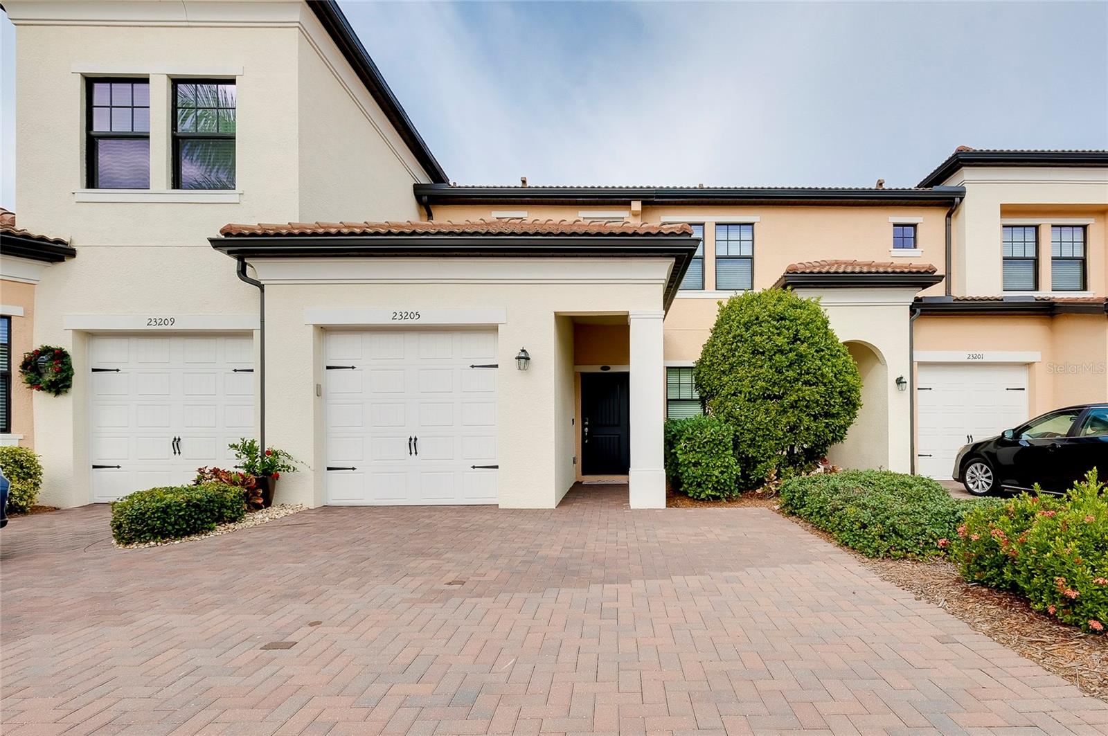 23205 BANBURY WAY #201