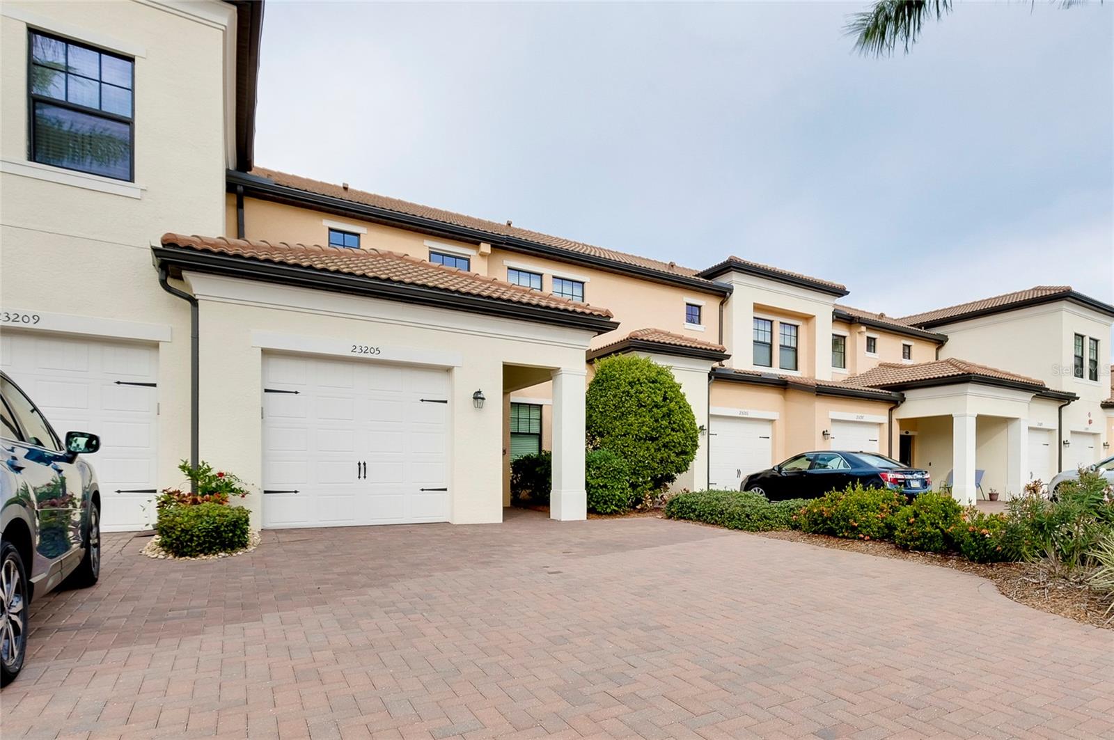 23205 BANBURY WAY #201