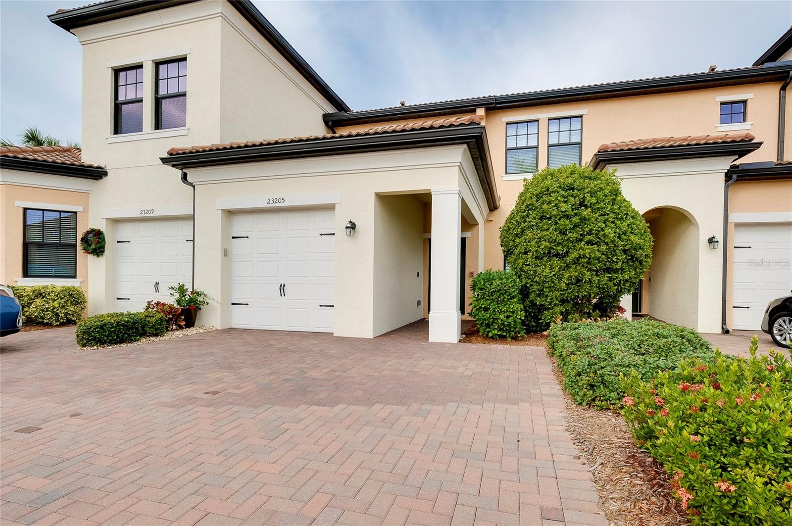 23205 BANBURY WAY #201
