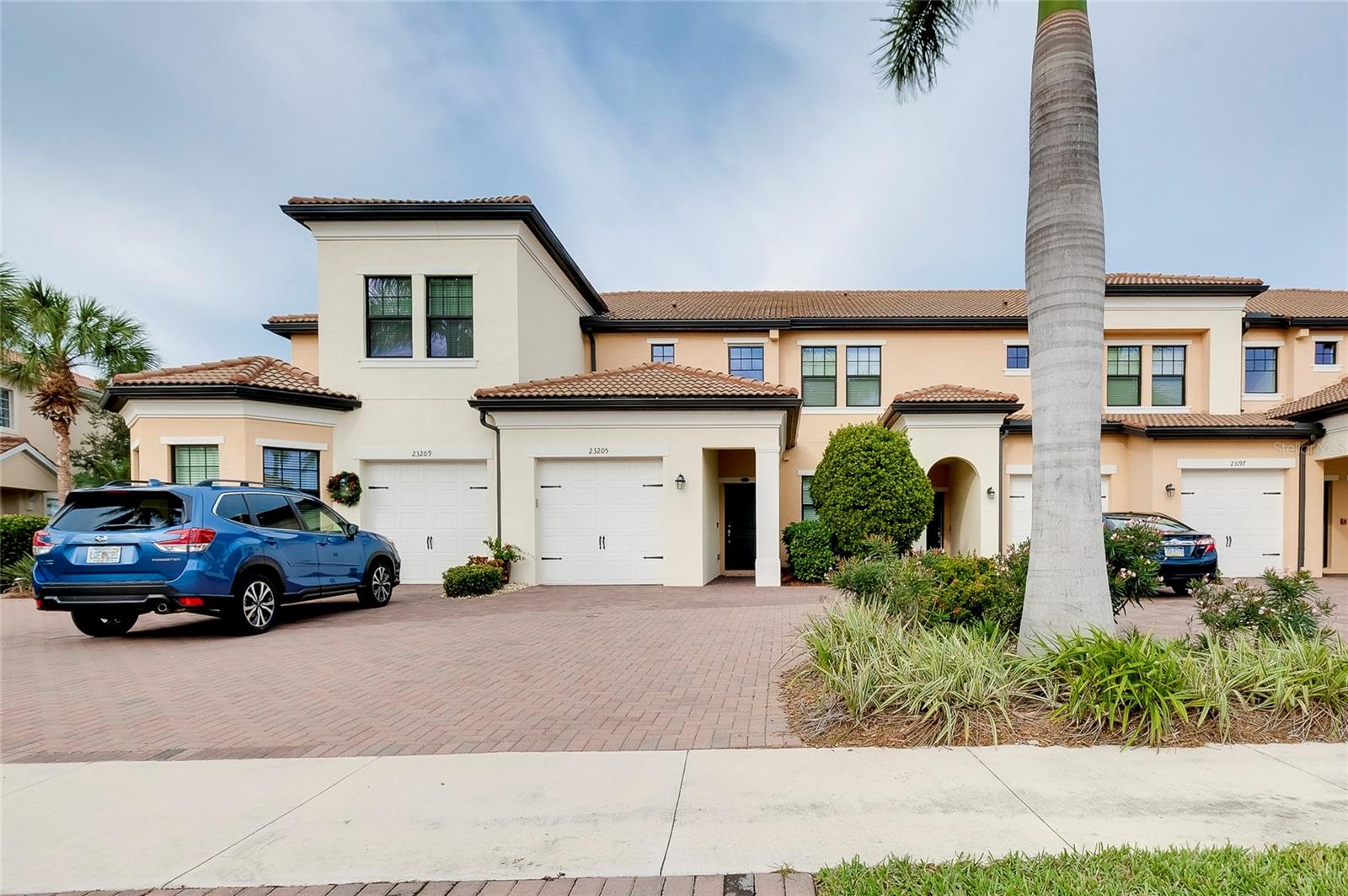 23205 BANBURY WAY #201